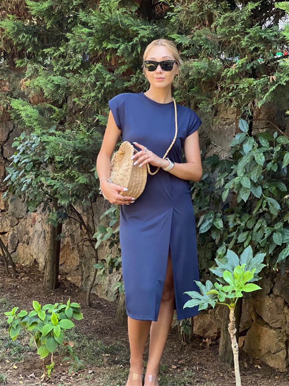 Omzu Vatkalı Yırtmaçlı Elbise 28013 Lacivert