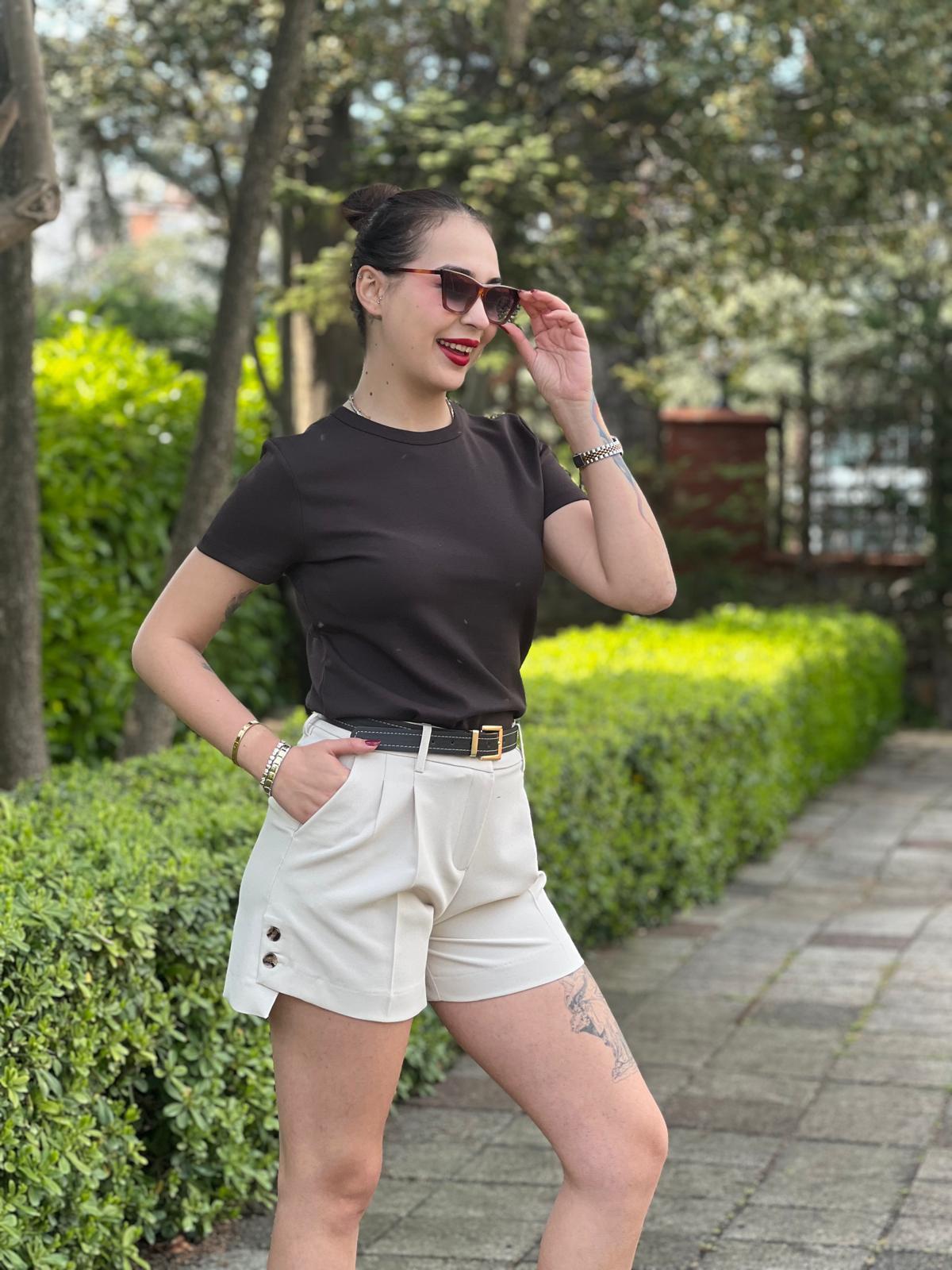 Pilili Düğmeli Şort 72650 Bej