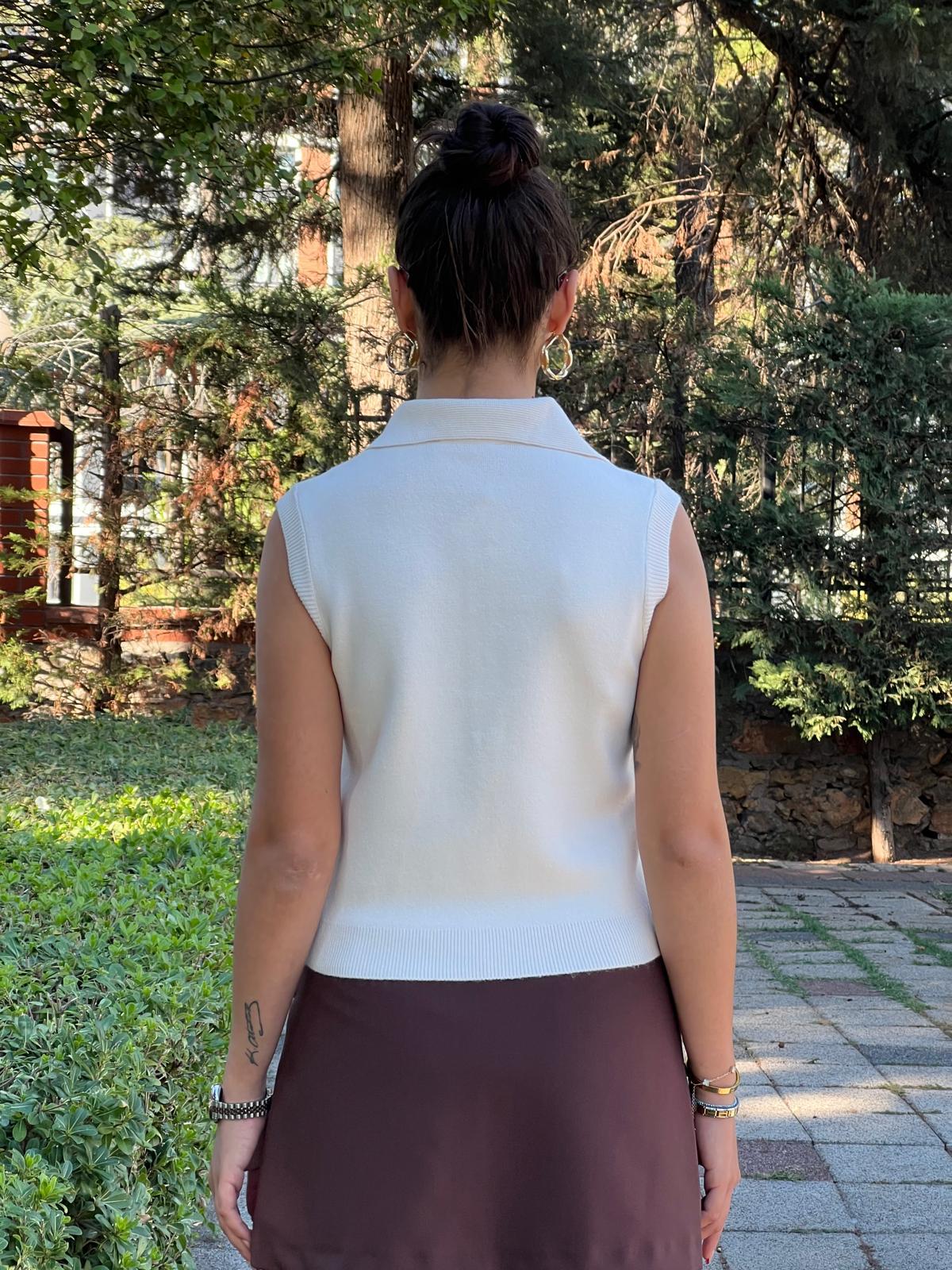 Polo Yaka Düğmeli Kolsuz Triko 251105 Krem