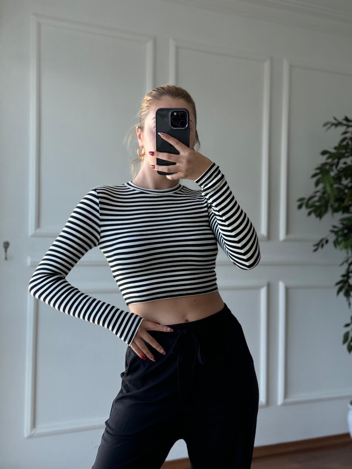 Uzun Kollu Çizgili Crop Bluz 31232 Siyah-Ekru