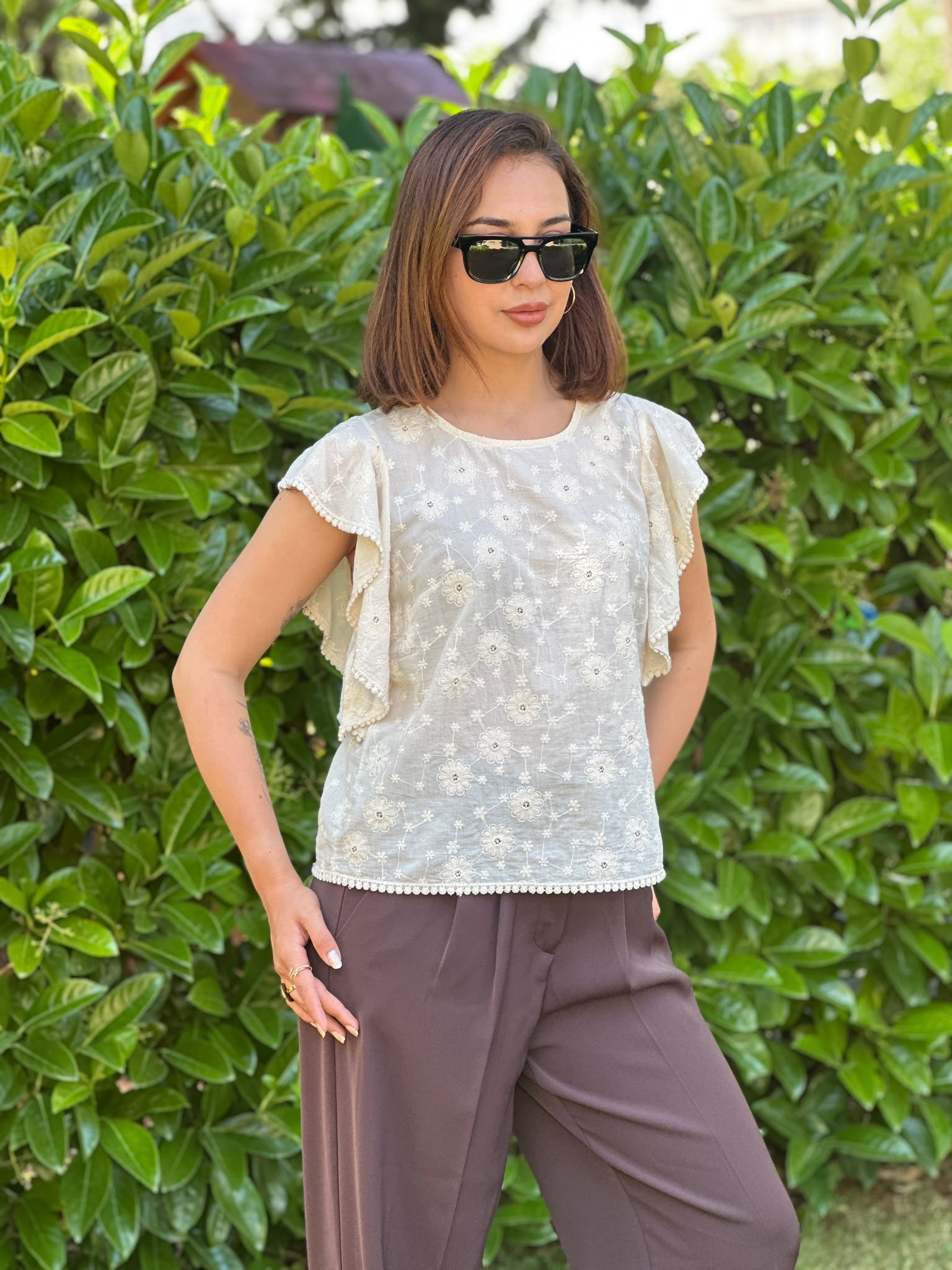 Volanlı Kol Papatyalı Bluz 26297 Bej