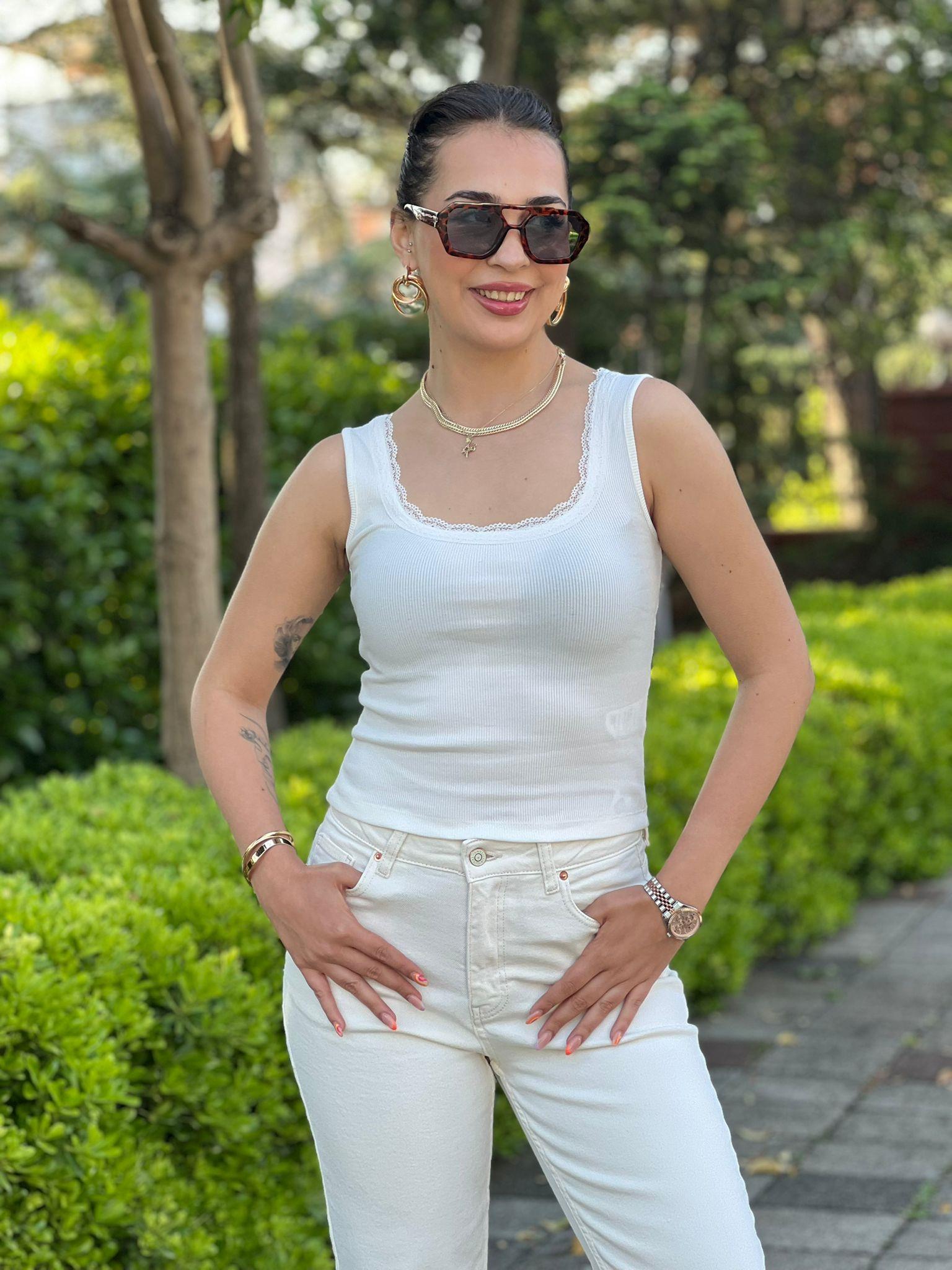 Yakası Dantel Atlet 2517253 Ekru