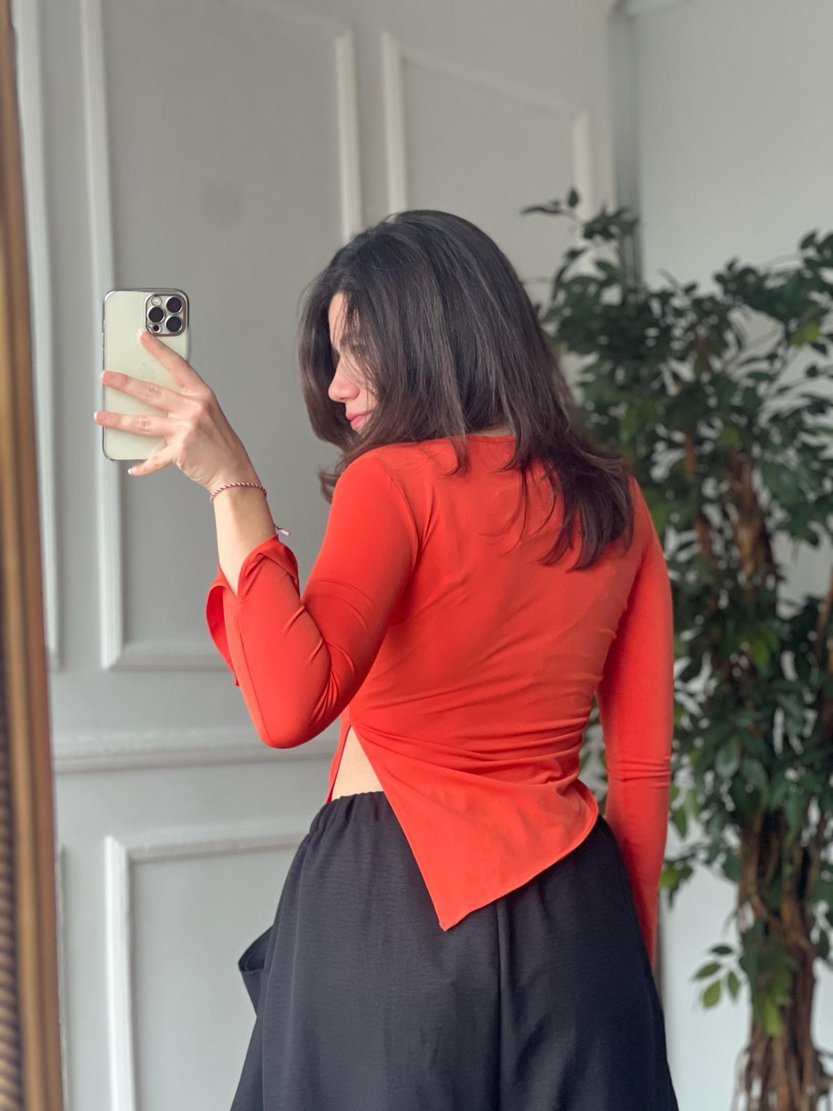 Yanı Kolları Yırtmaç Detaylı Bluz 2303 Oranj