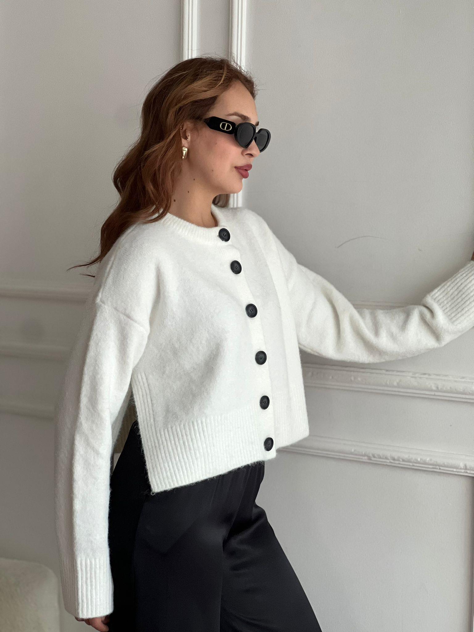 Yumoş Düğmeli Yırtmaçlı Hırka 60280 Ekru