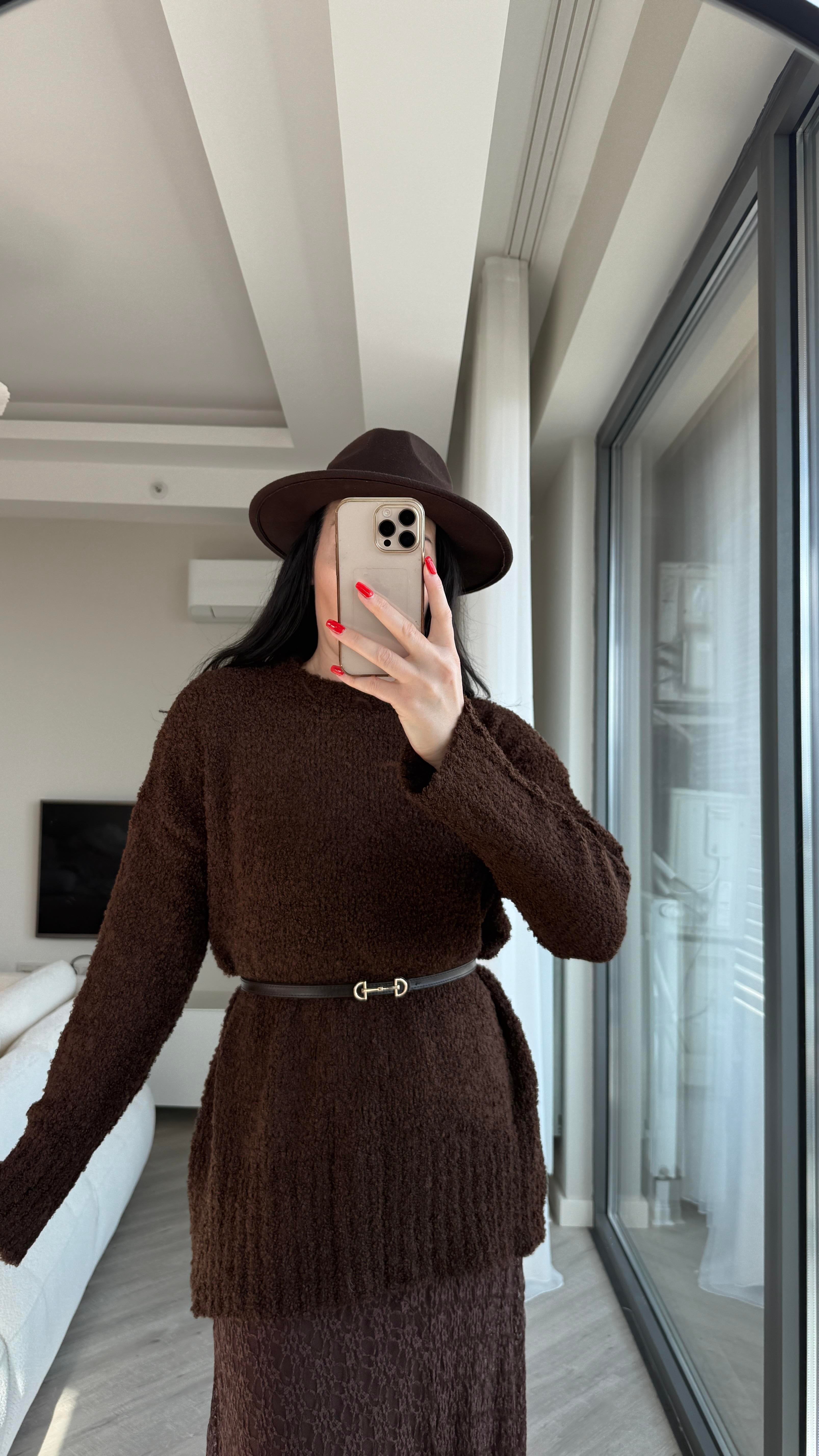 Acı Kahve Buklet Kumaş Oversize Kazak