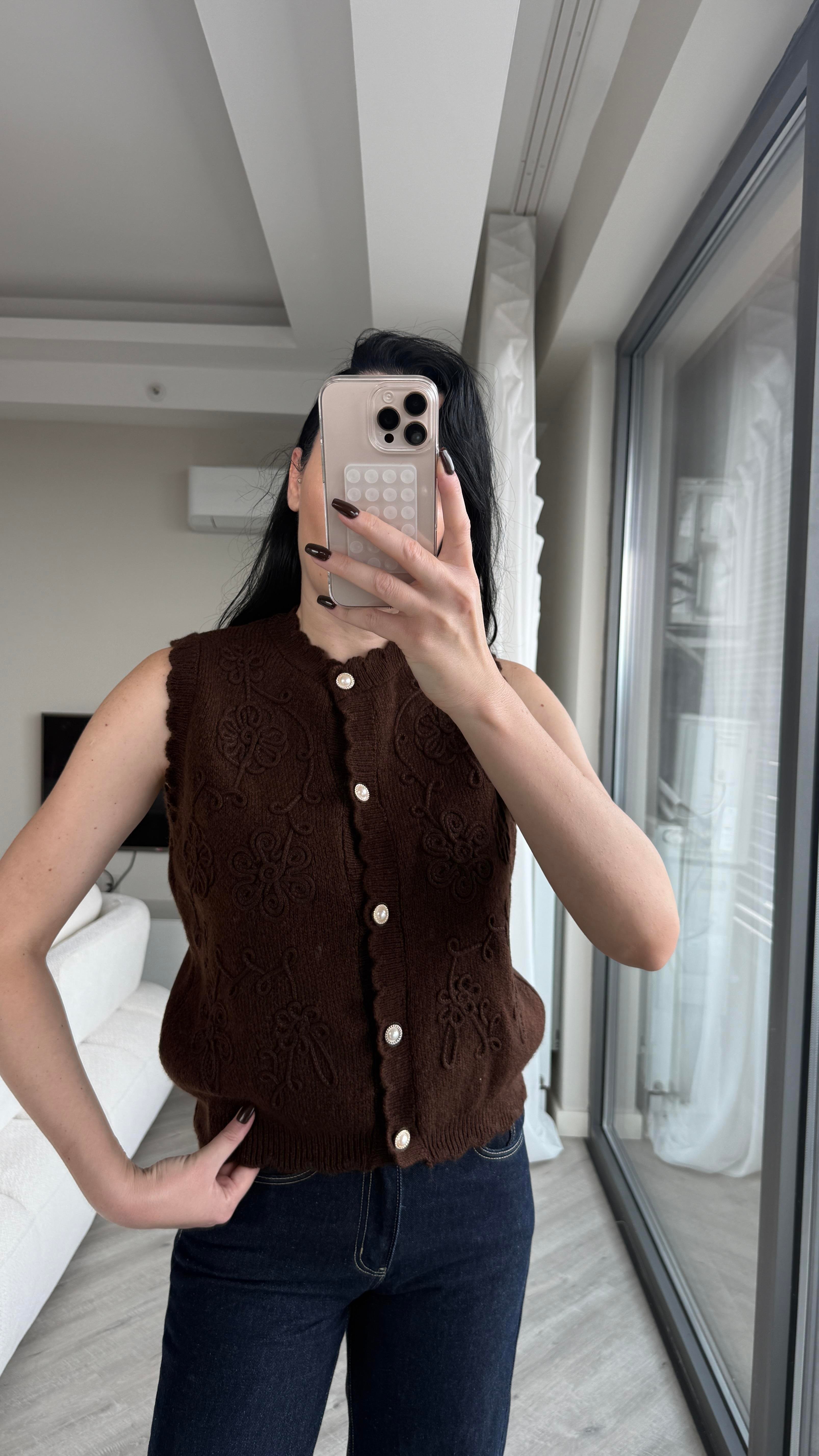 Acı Kahve Nakış Detaylı Yelek