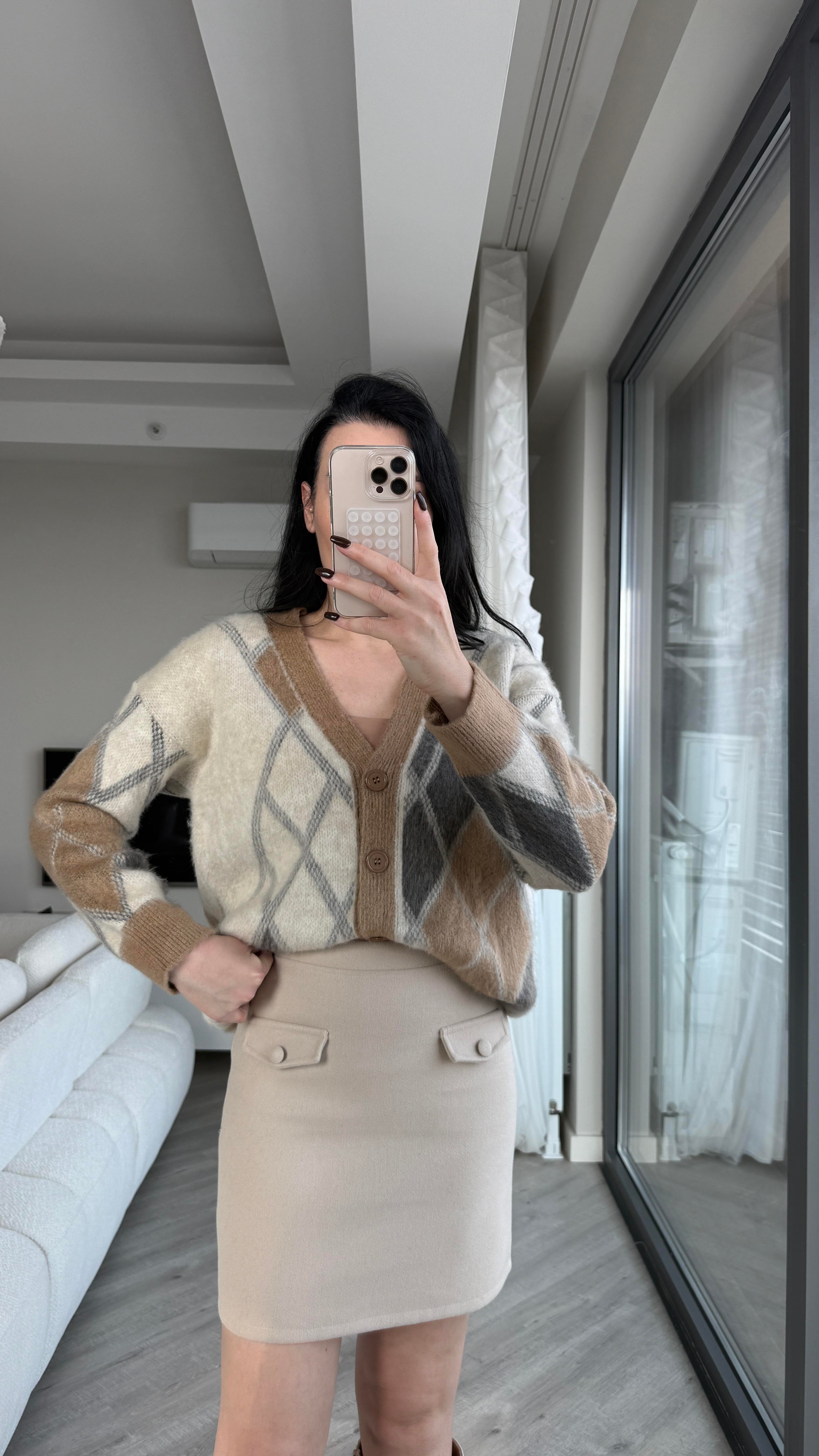 Bej Cep Detaylı Kaşe Etek