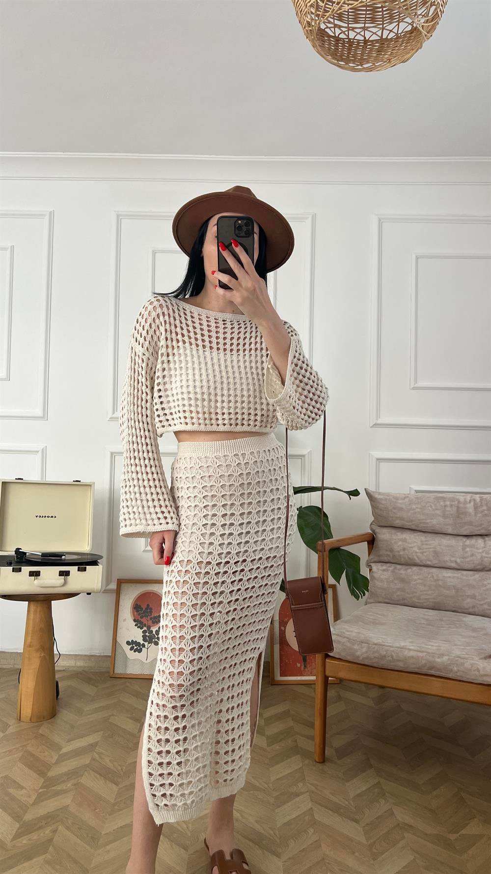 Bej Delikli Etekli Triko Takım