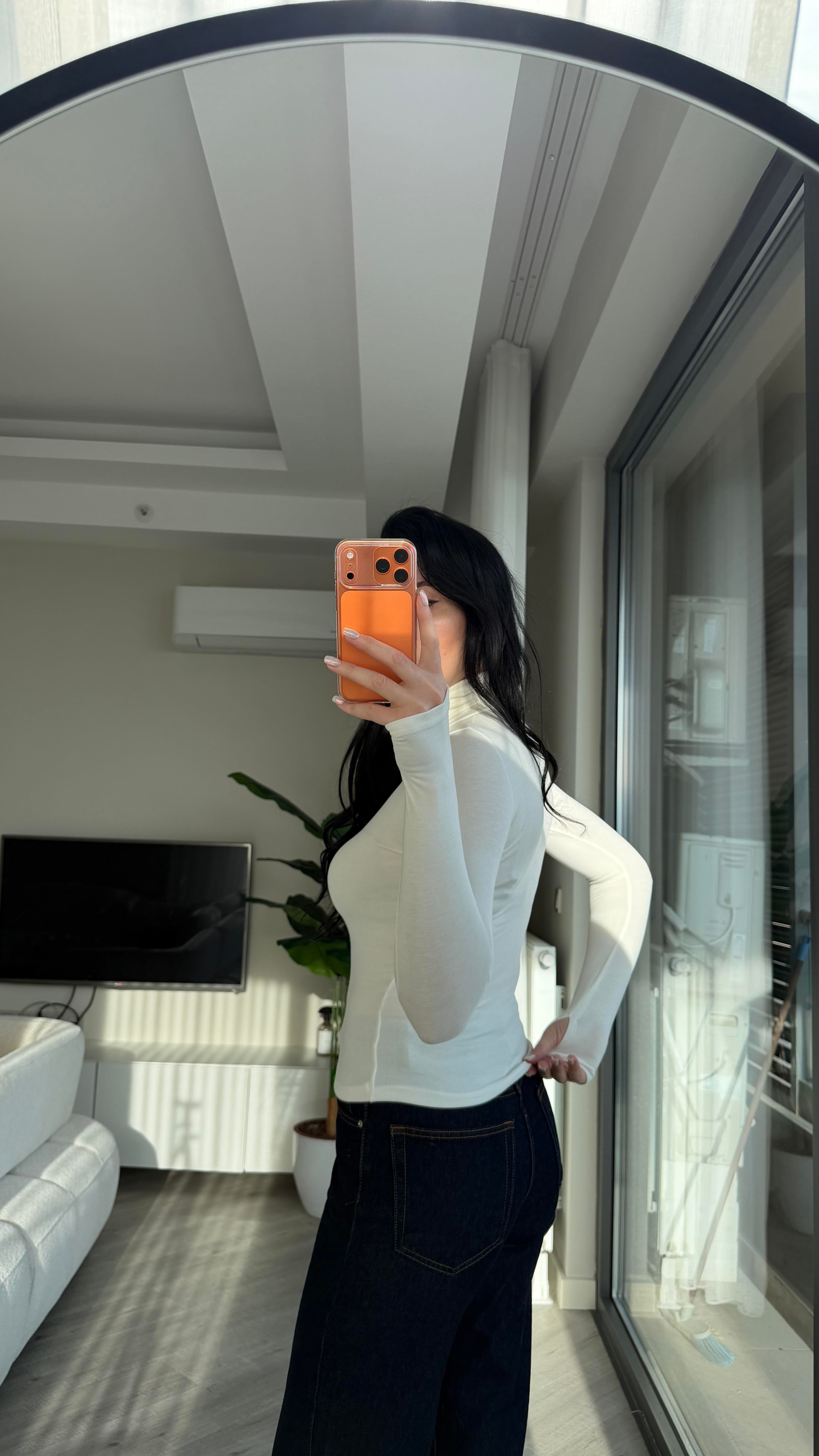 Beyaz Boğazlı Basic Body