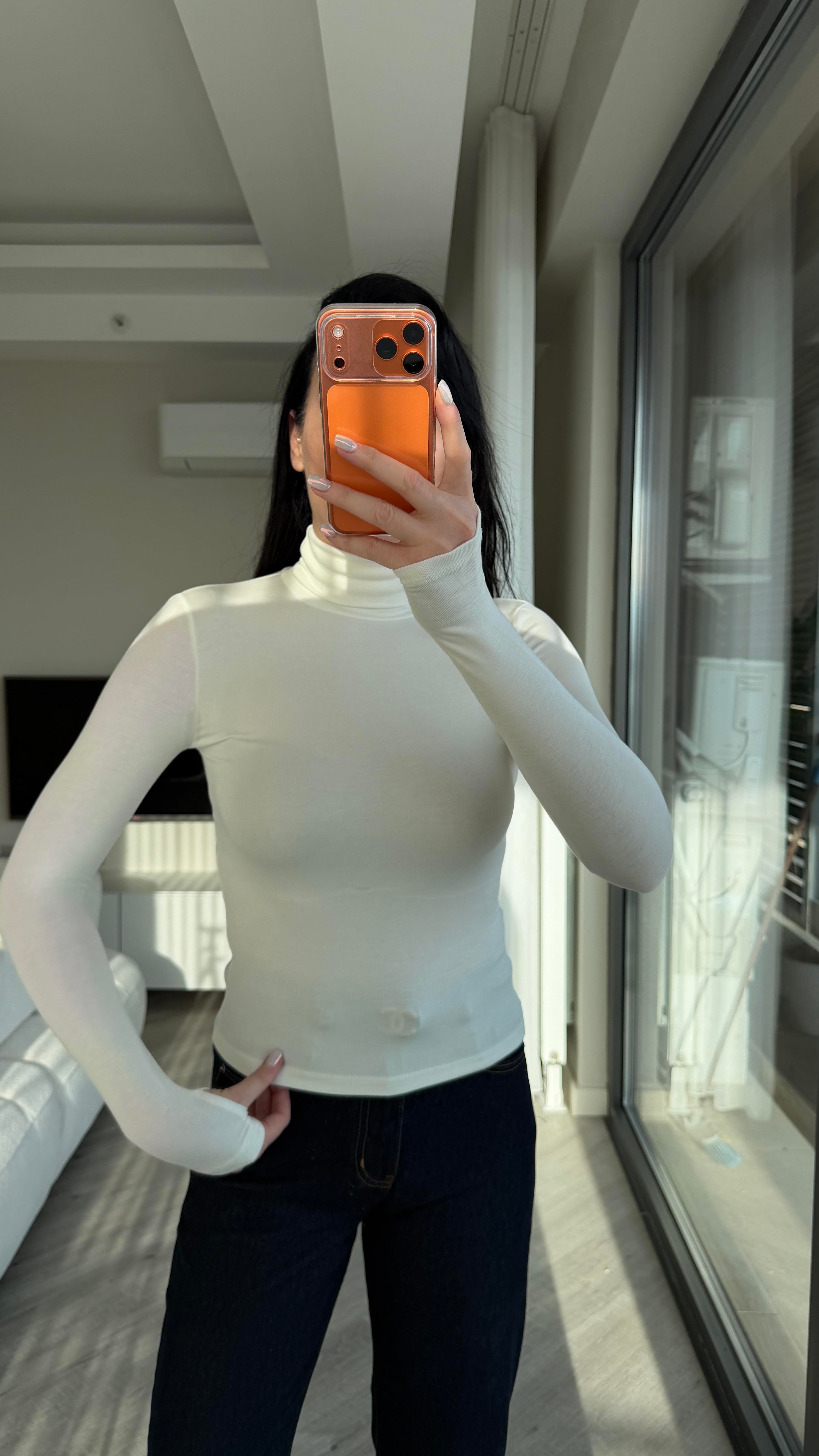 Beyaz Boğazlı Basic Body