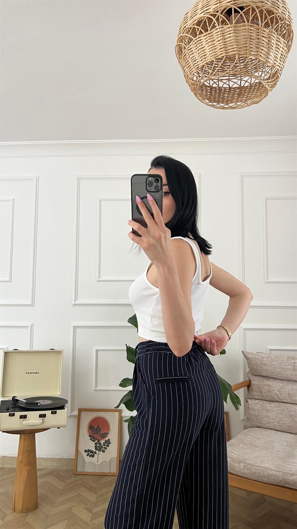 Beyaz Kalın Askılı Crop