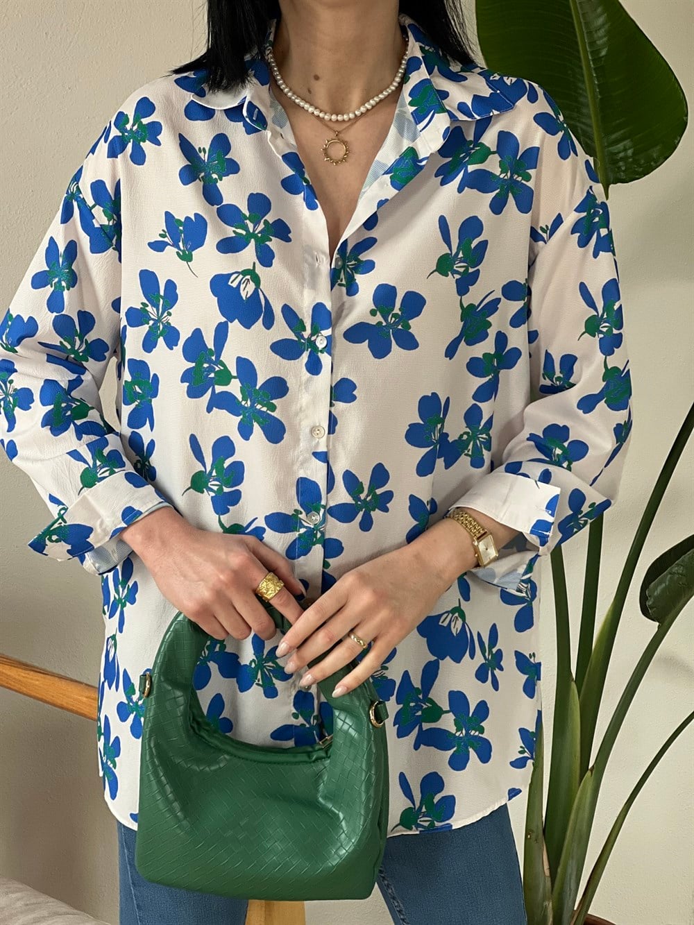 Beyaz Mavi Çiçekli Oversize Gömlek