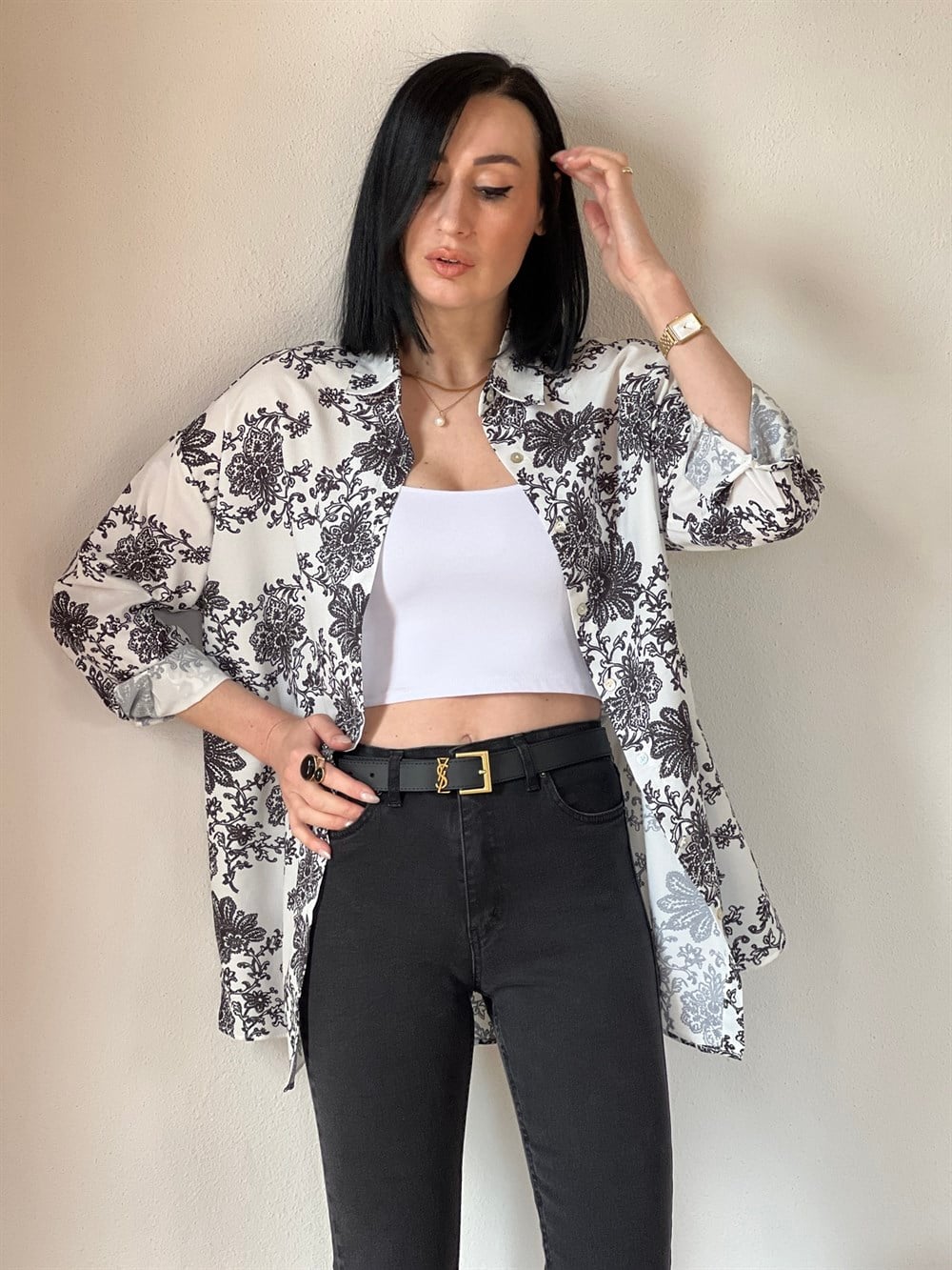 Beyaz Siyah Çiçekli Oversize Gömlek