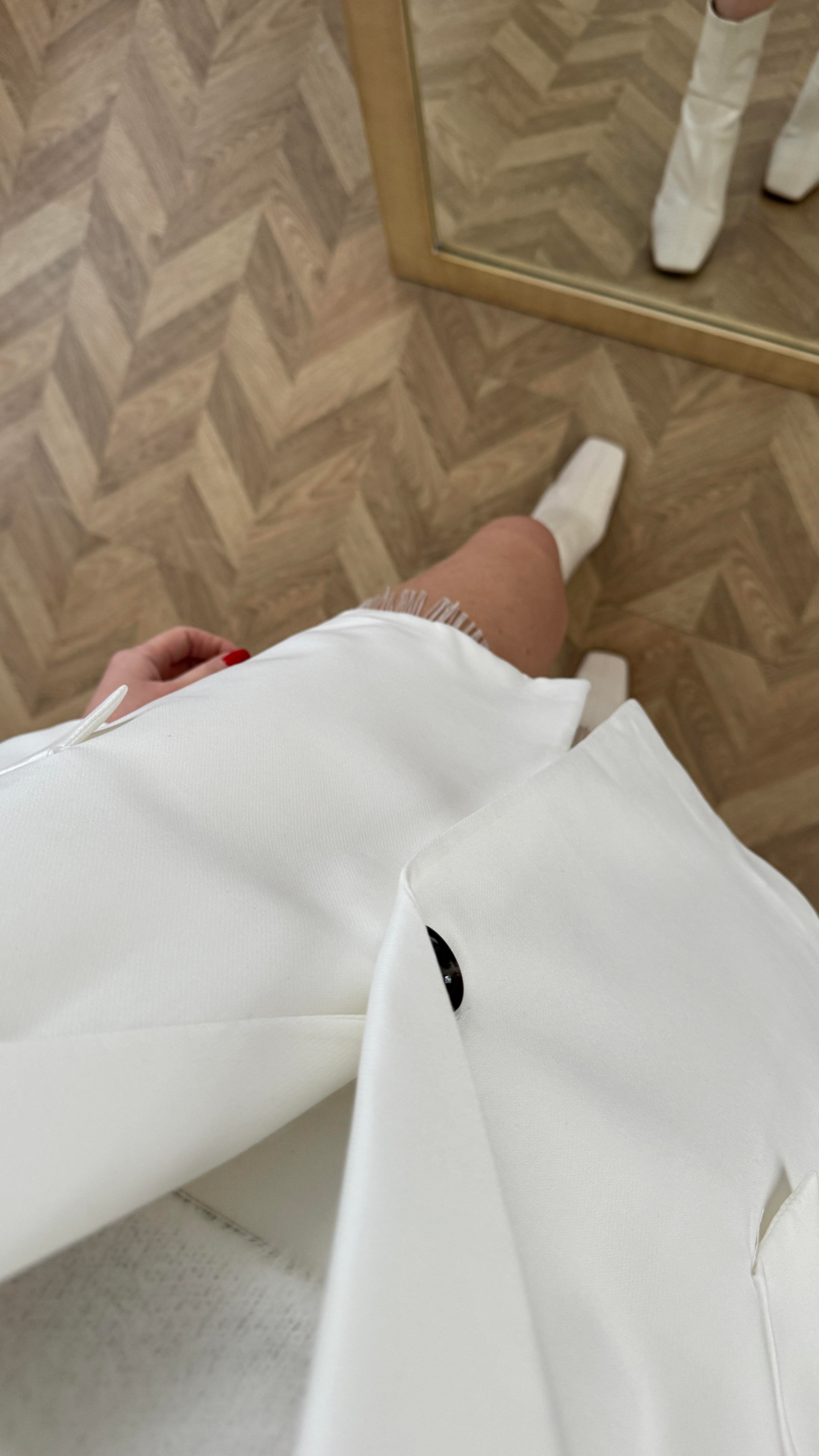 Beyaz Tek Düğmeli Oversize Astarlı Blazer Ceket