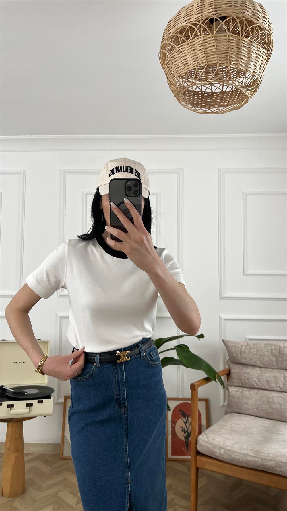 Beyaz Yakası Siyah Basic Tshirt