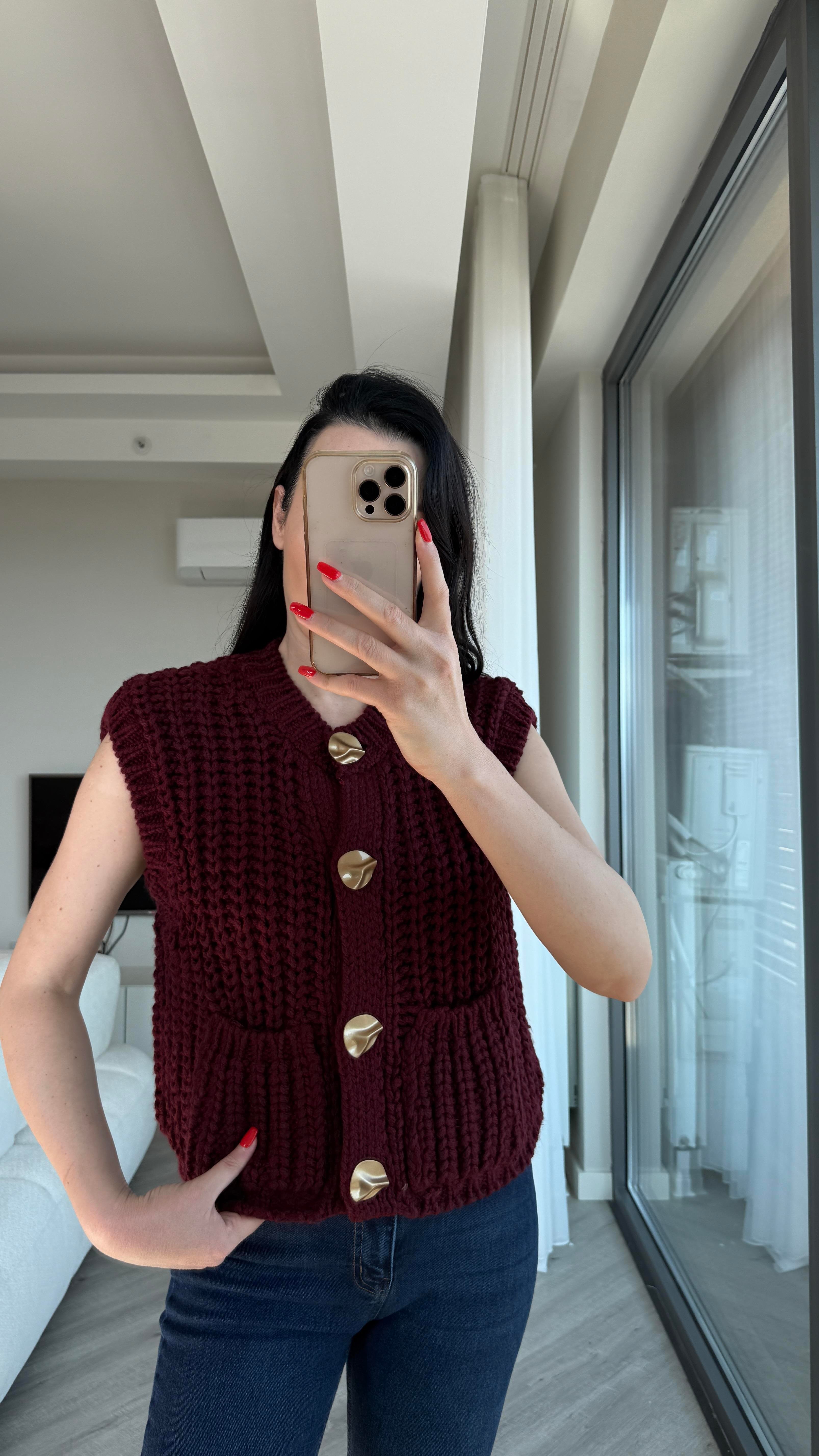 Bordo Örgü Gold Düğme Detaylı Yelek