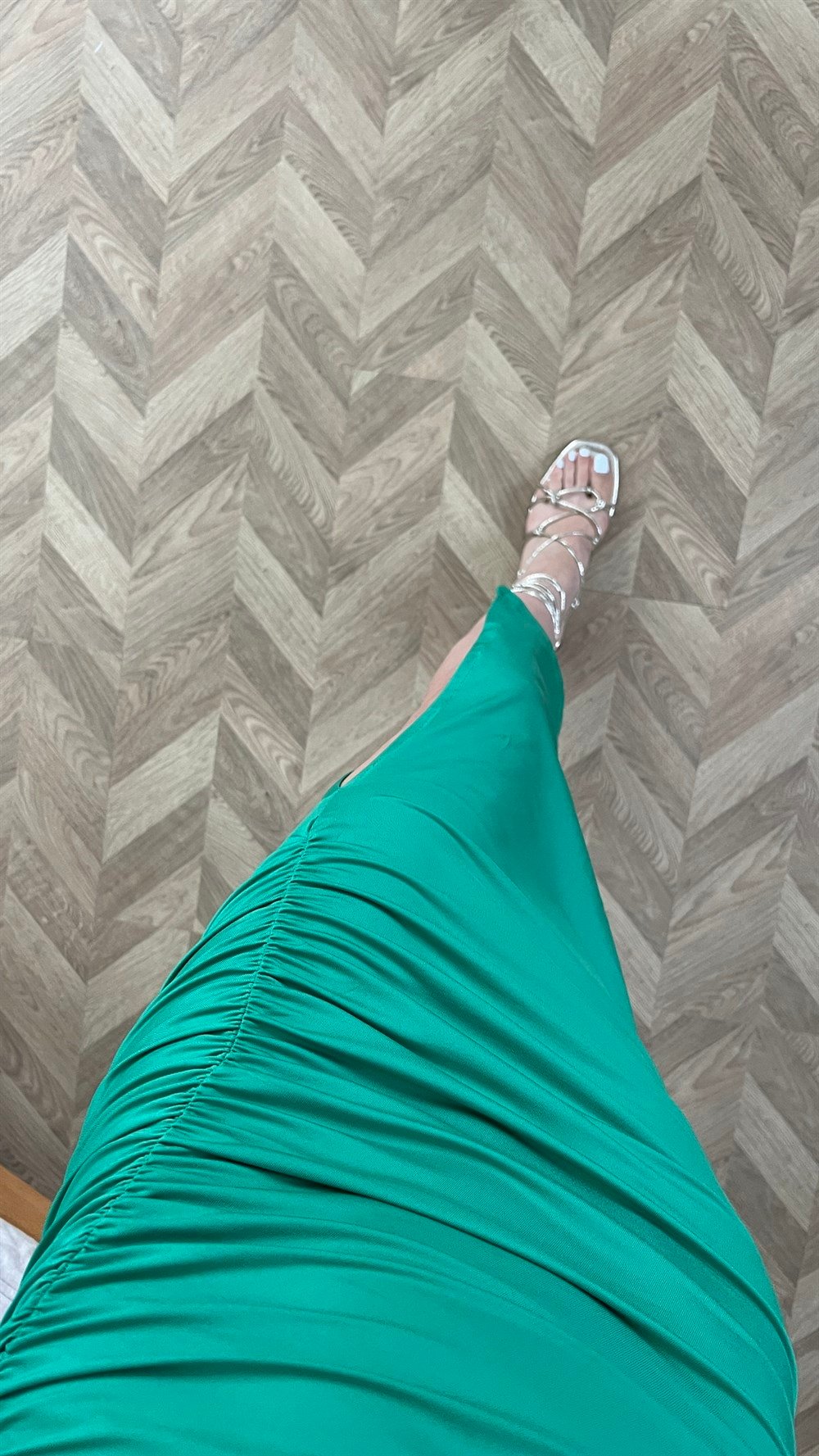 Drape Detaylı Yeşil Askılı Elbise