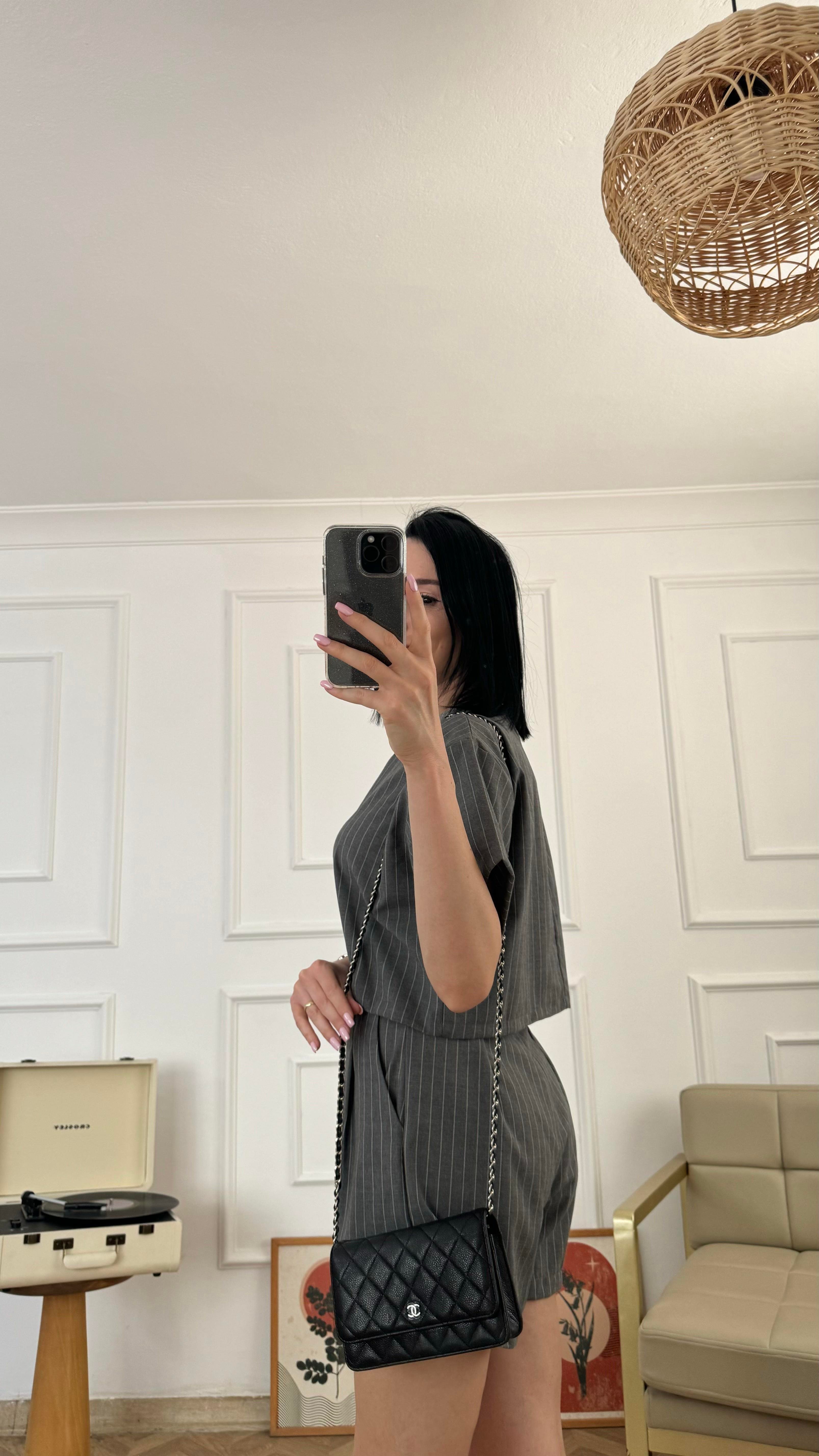 Gri Şortlu Çizgili Takım