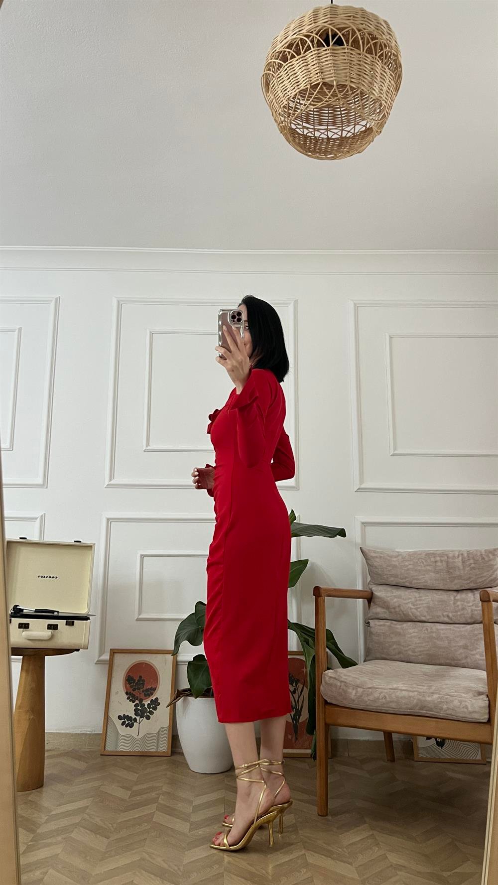 Kırmızı Gül Aksesuarlı Drape Detaylı Elbise