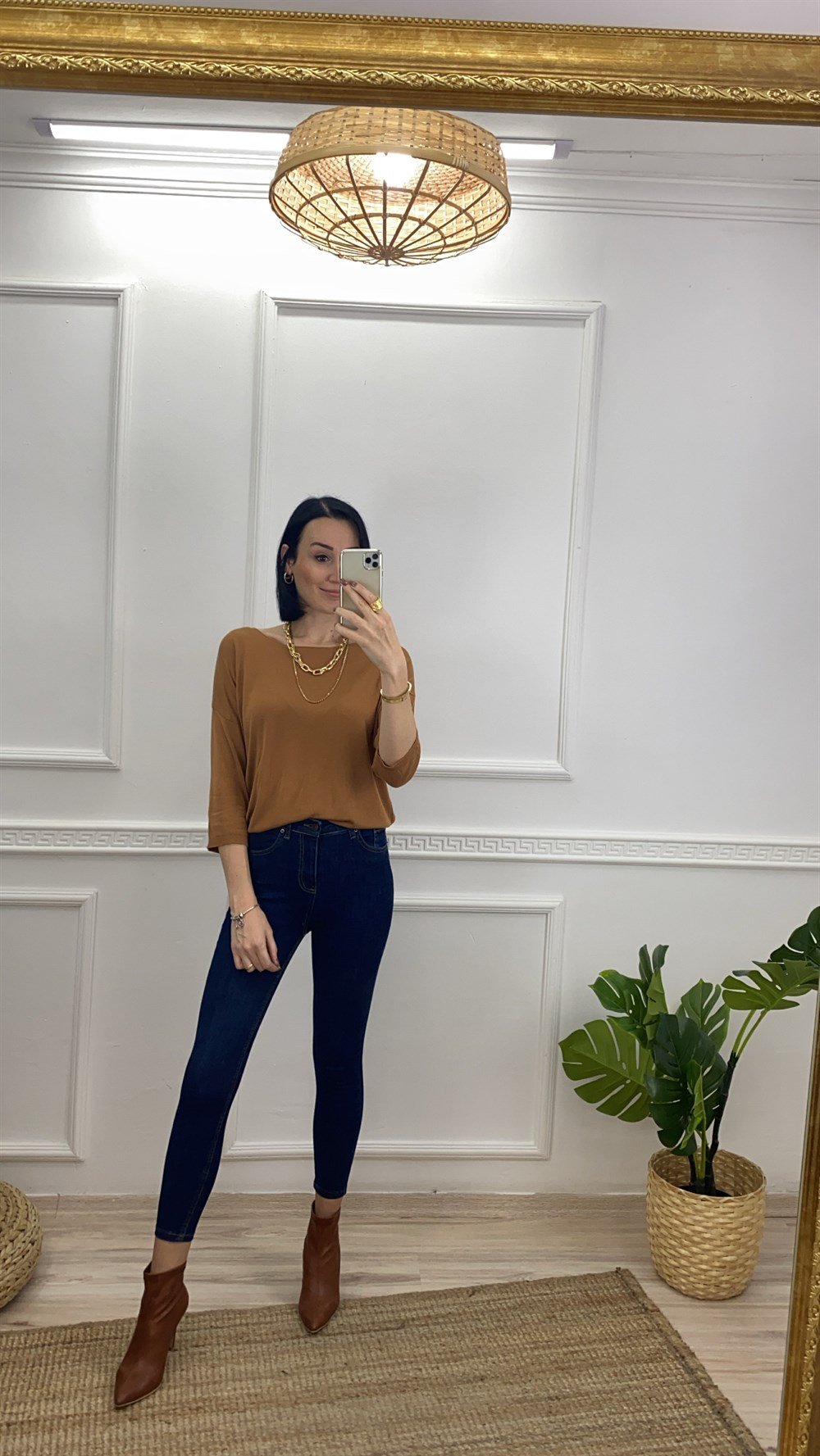 Koyu Mavi Kahverengi Dikişli Toparlayıcı Jean