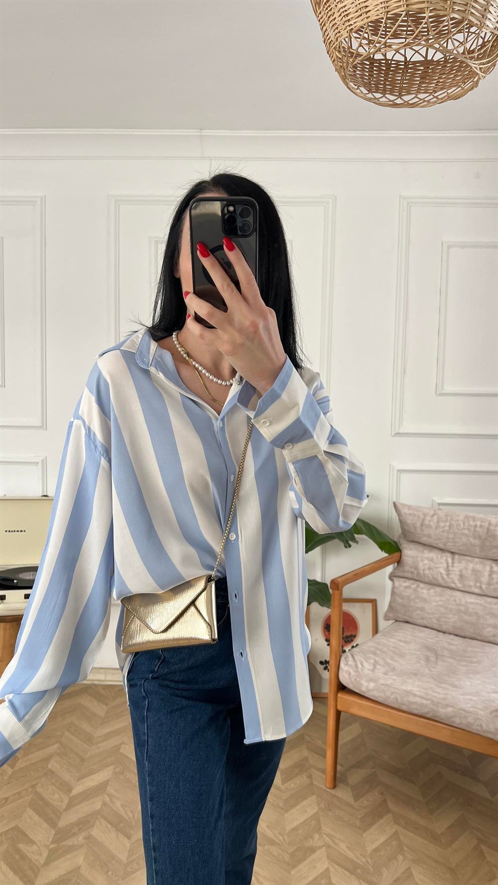 Mavi Beyaz Çizgili Oversize Gömlek