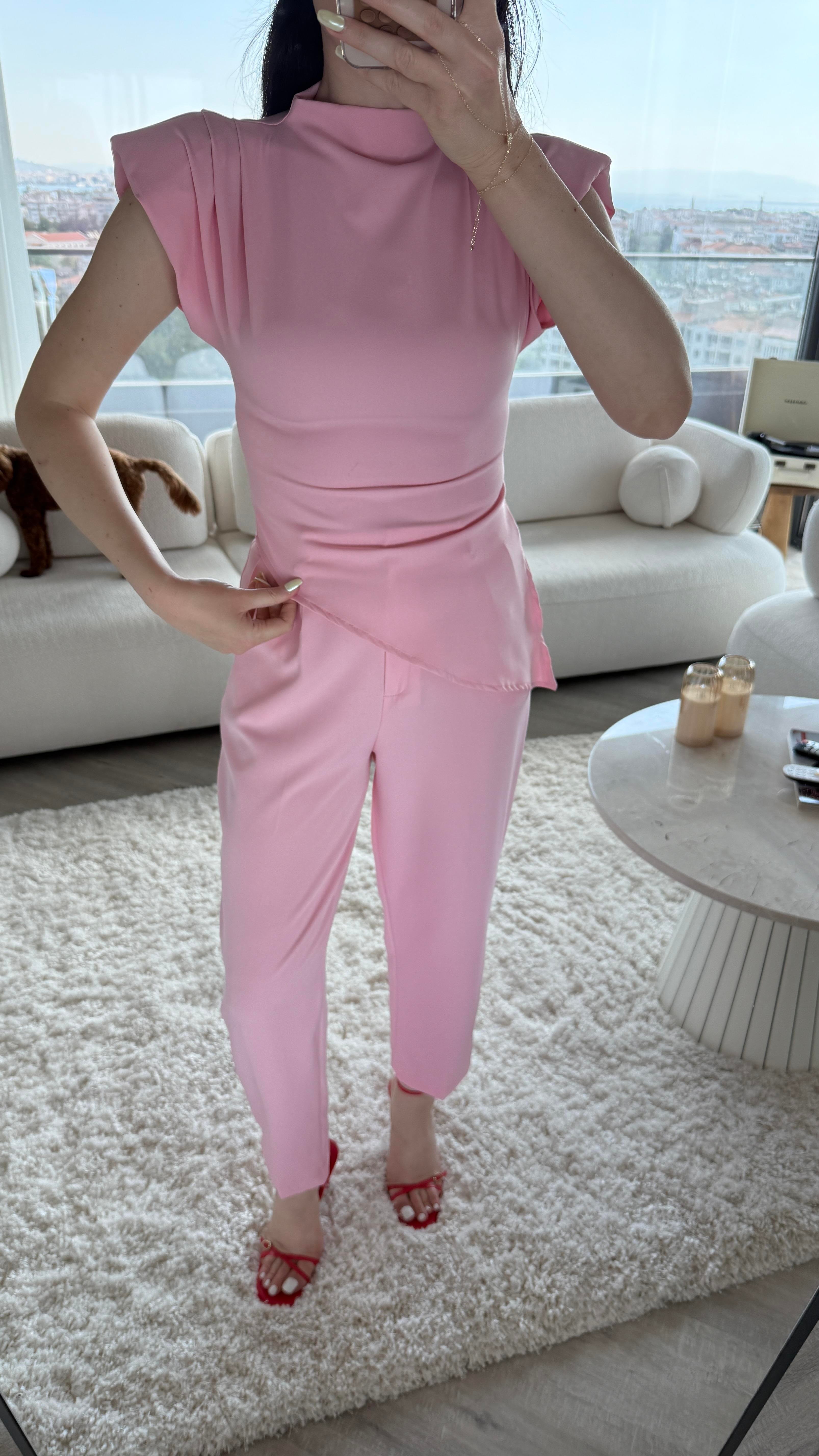 Pembe Asimetrik Vatkalı Bluz