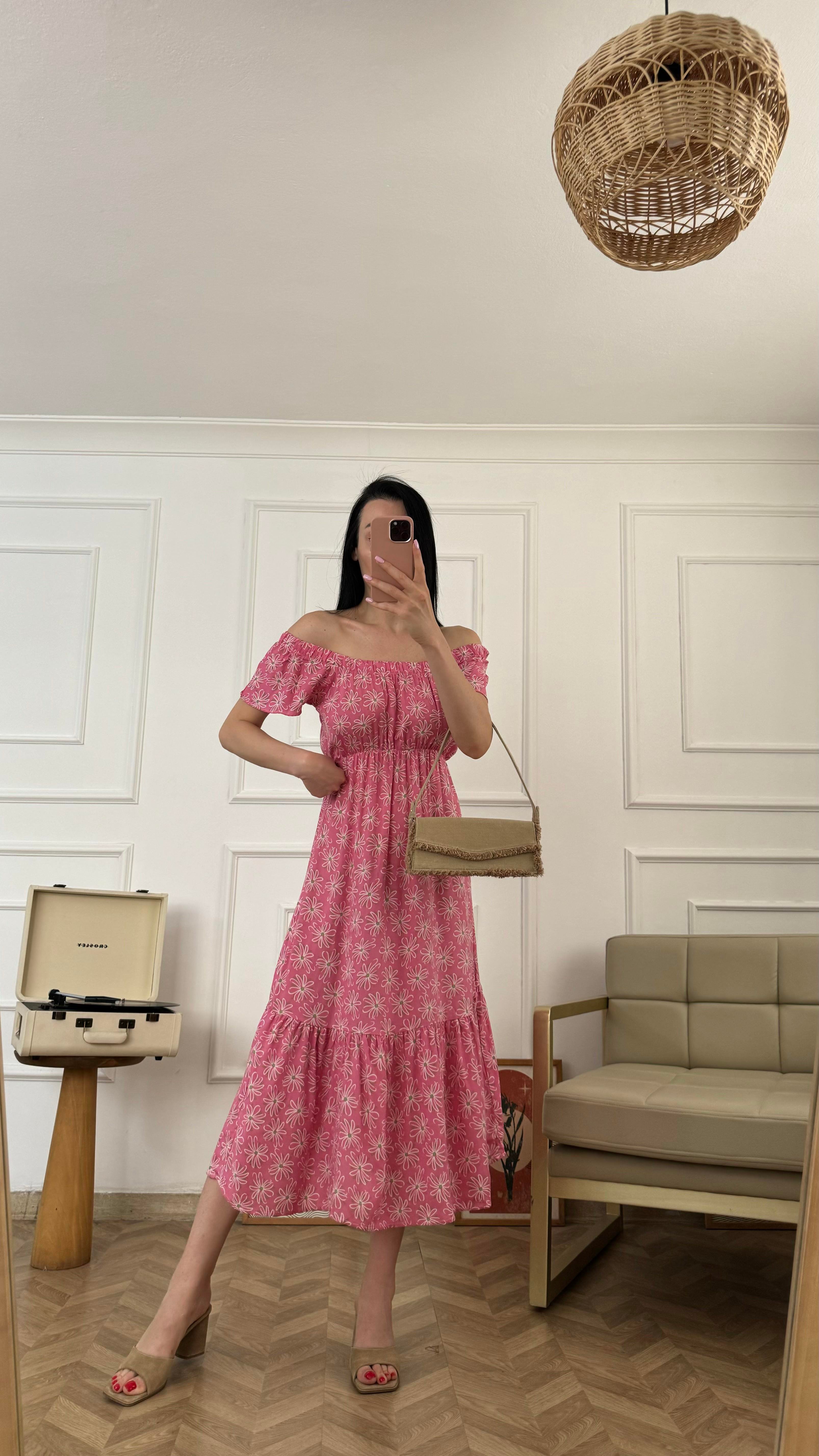 Pembe Çiçek Desen Elbise