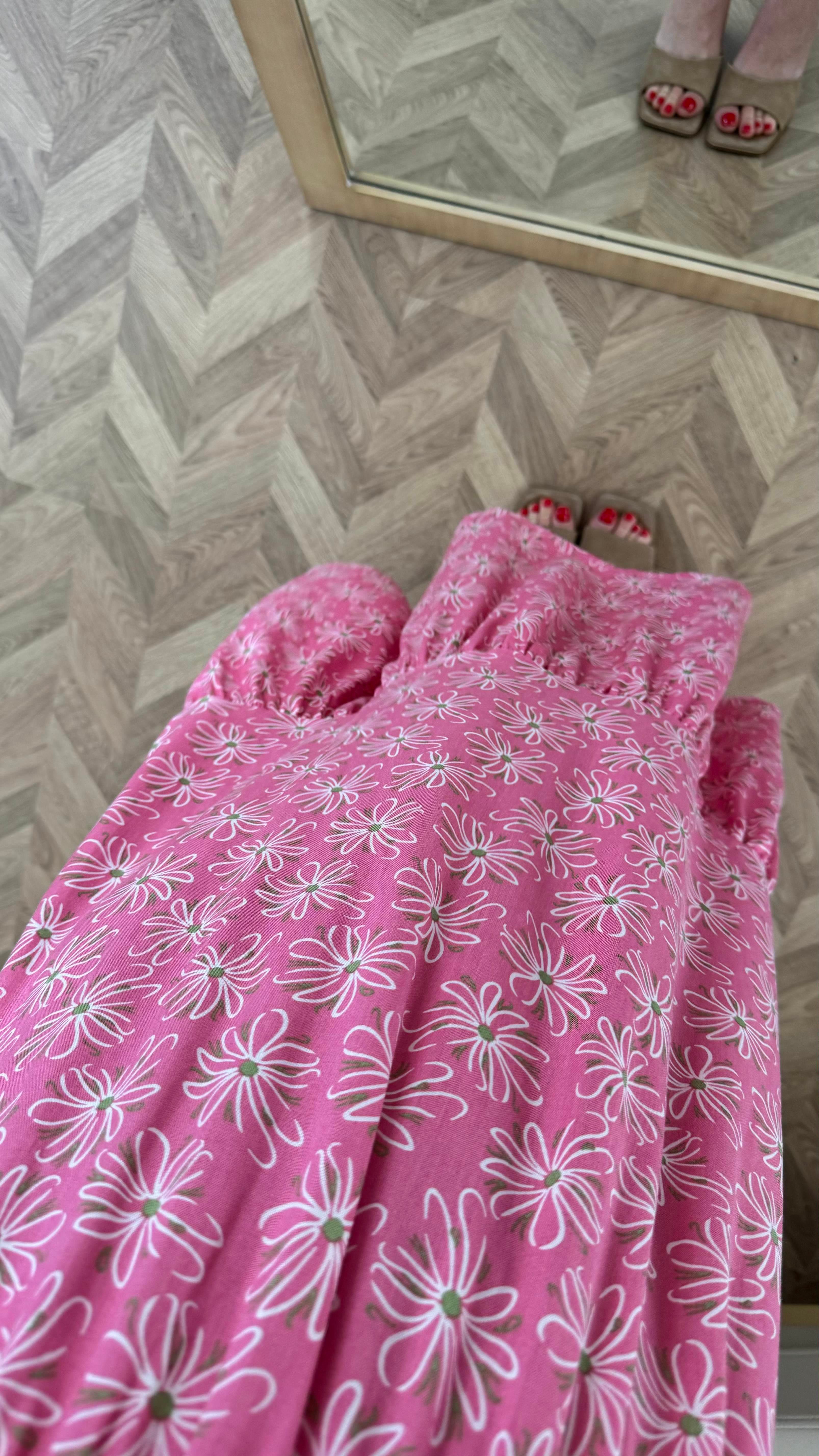 Pembe Çiçek Desen Elbise
