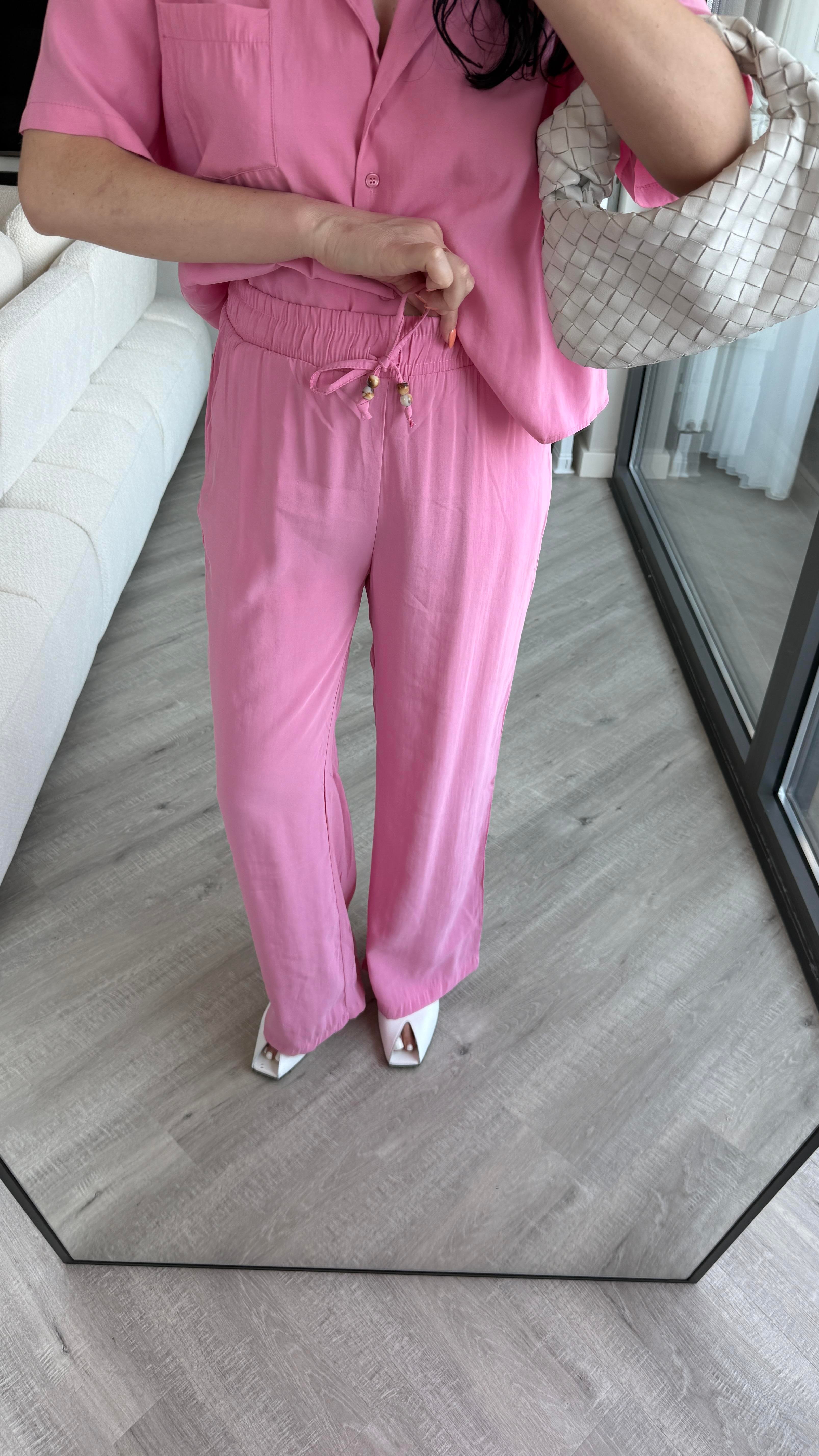 Pembe Gömlekli Modal Takım