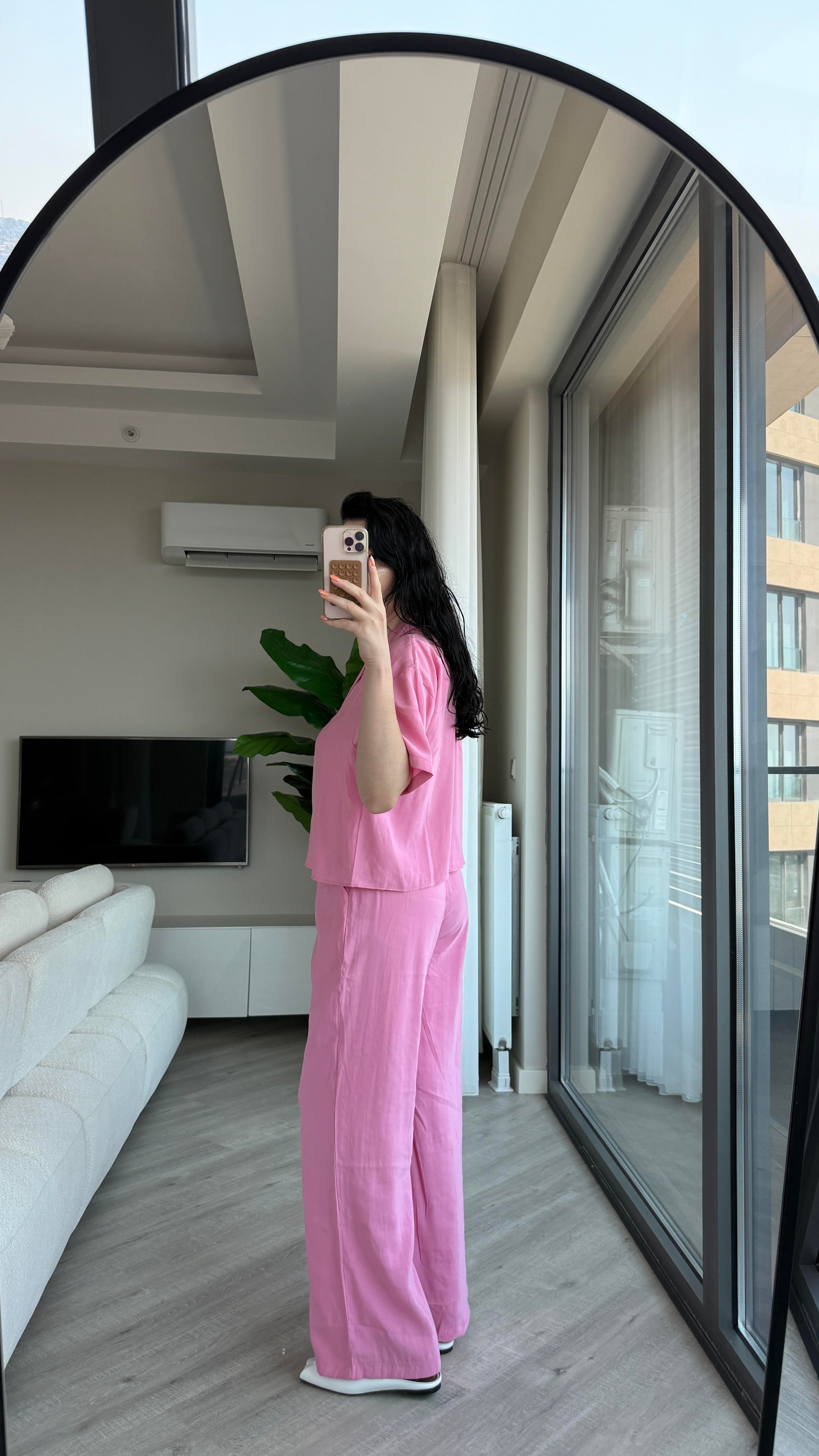 Pembe Gömlekli Modal Takım