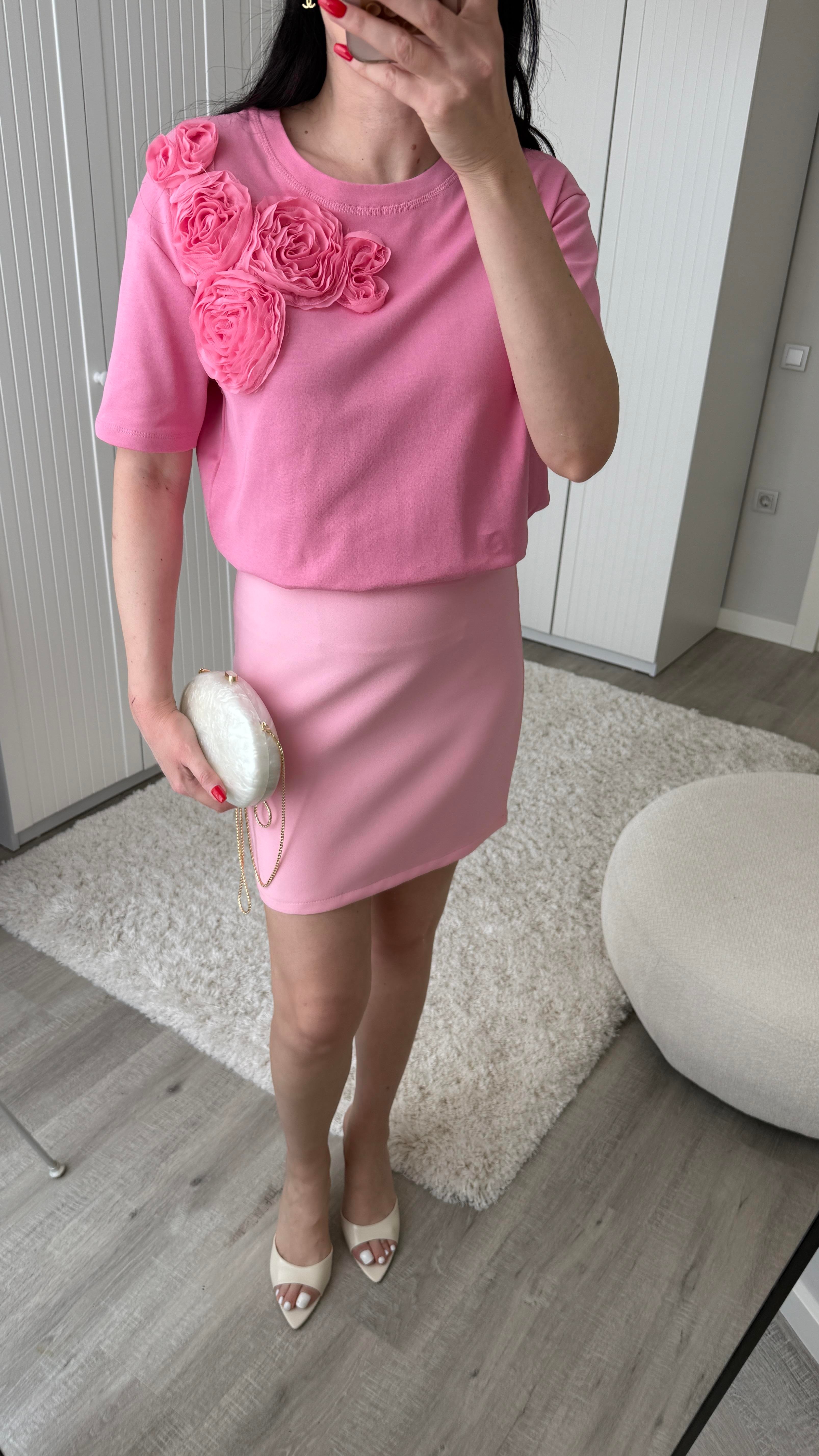 Pembe Gül Detaylı Tshirt