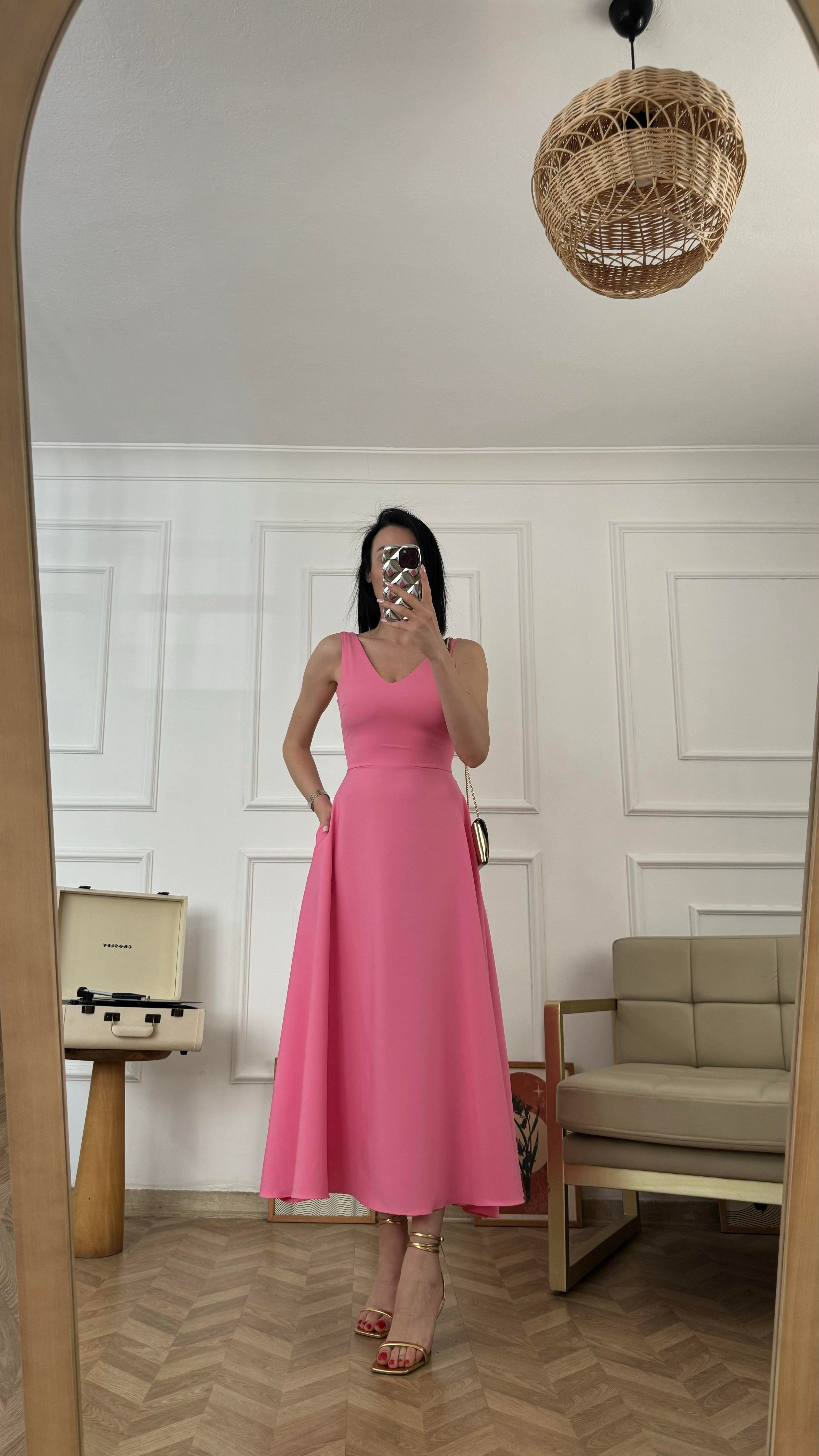 Pembe Kalın Askılı Kloş Elbise
