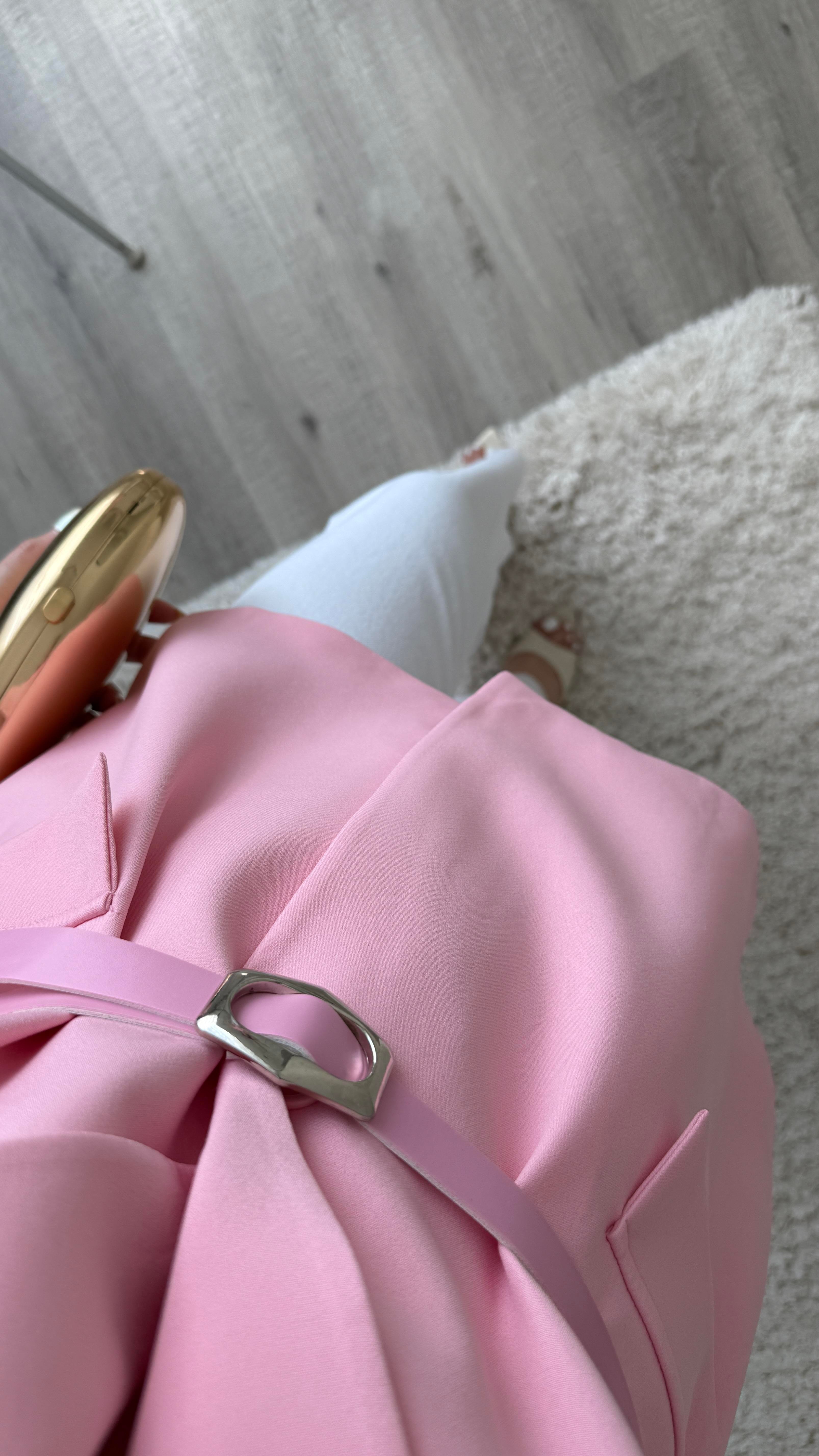Pembe Kemer Detaylı Yelek