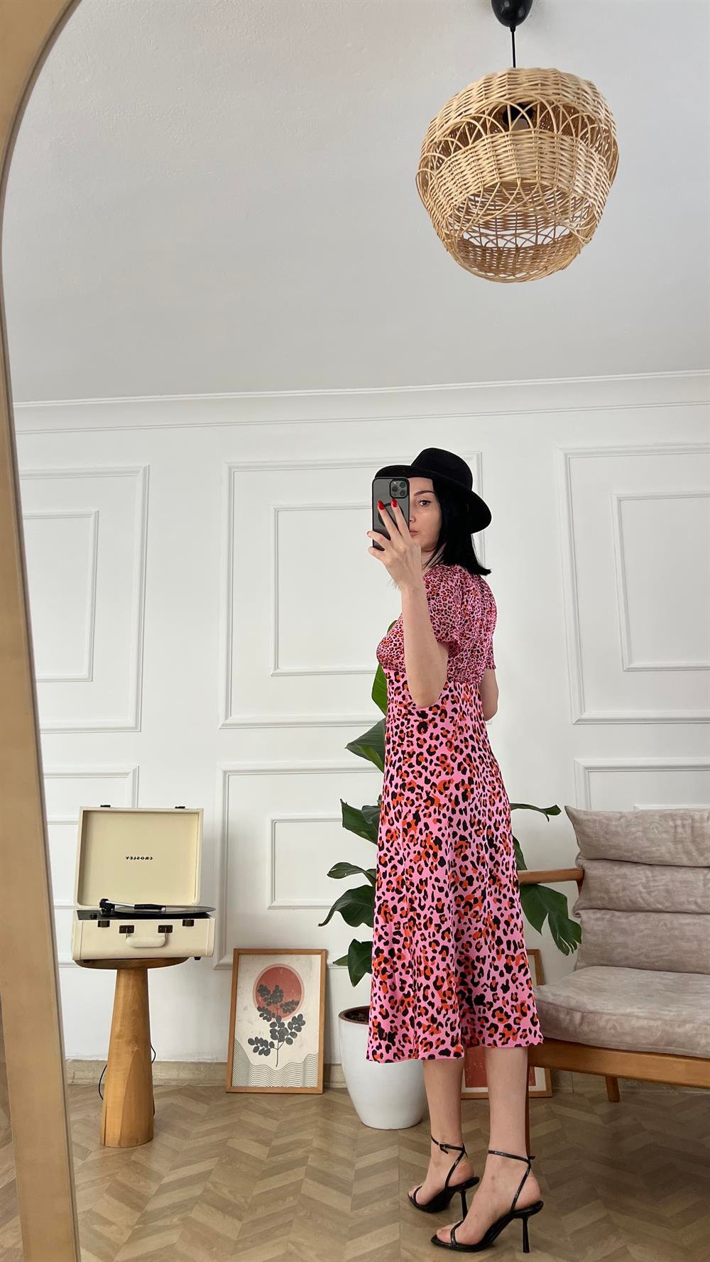 Pembe Leopar Desen Saten Elbise