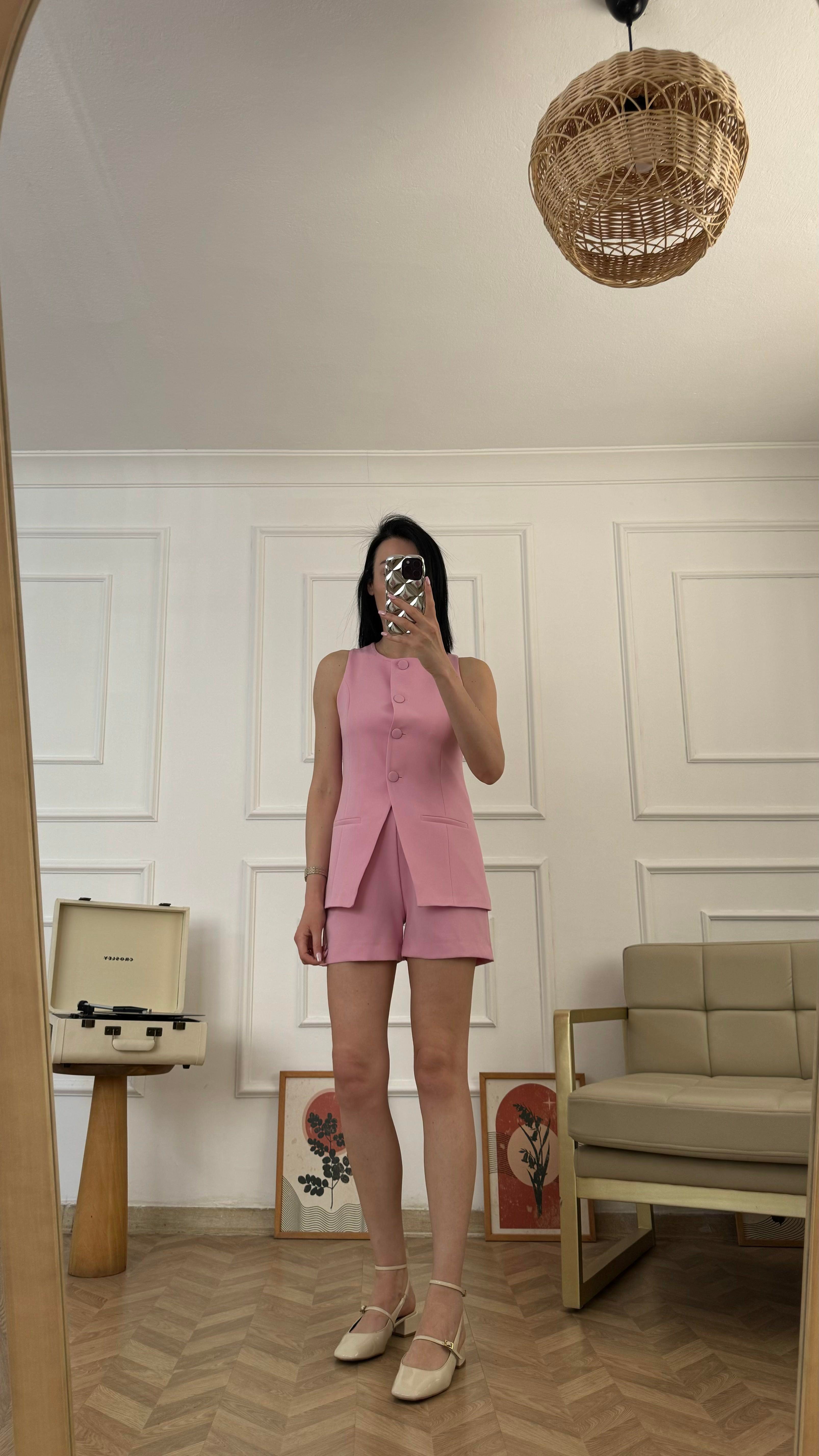Pembe Şortlu Yelekli Takım
