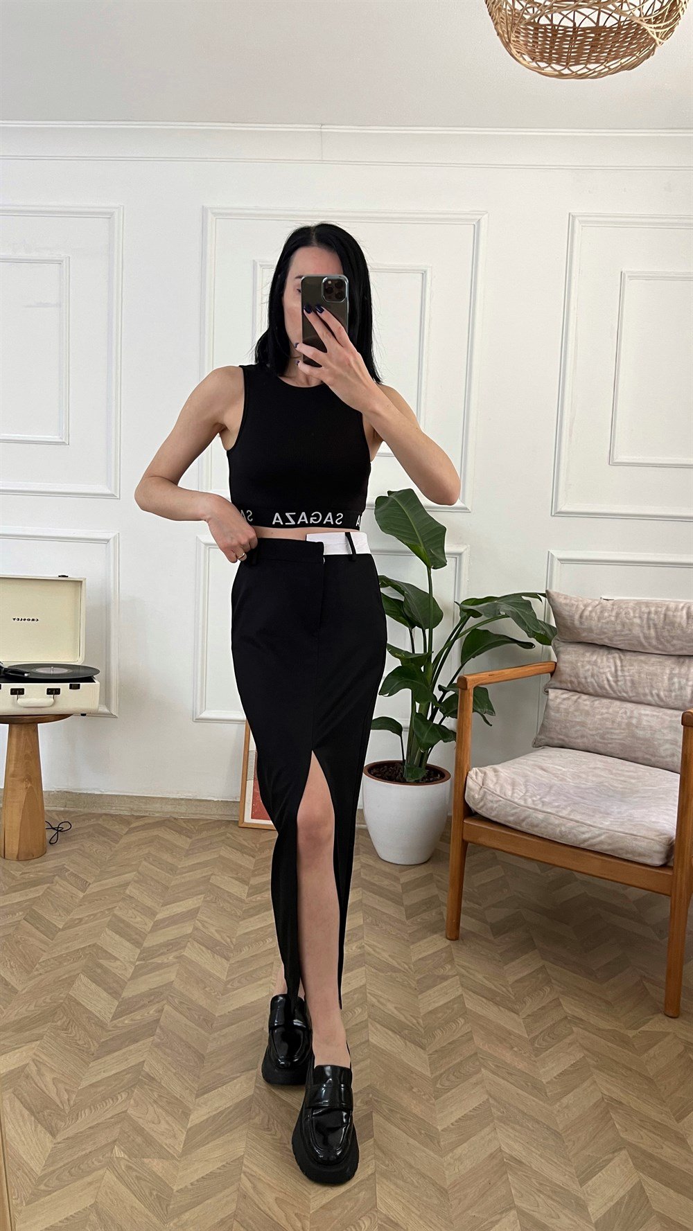 Siyah Crop