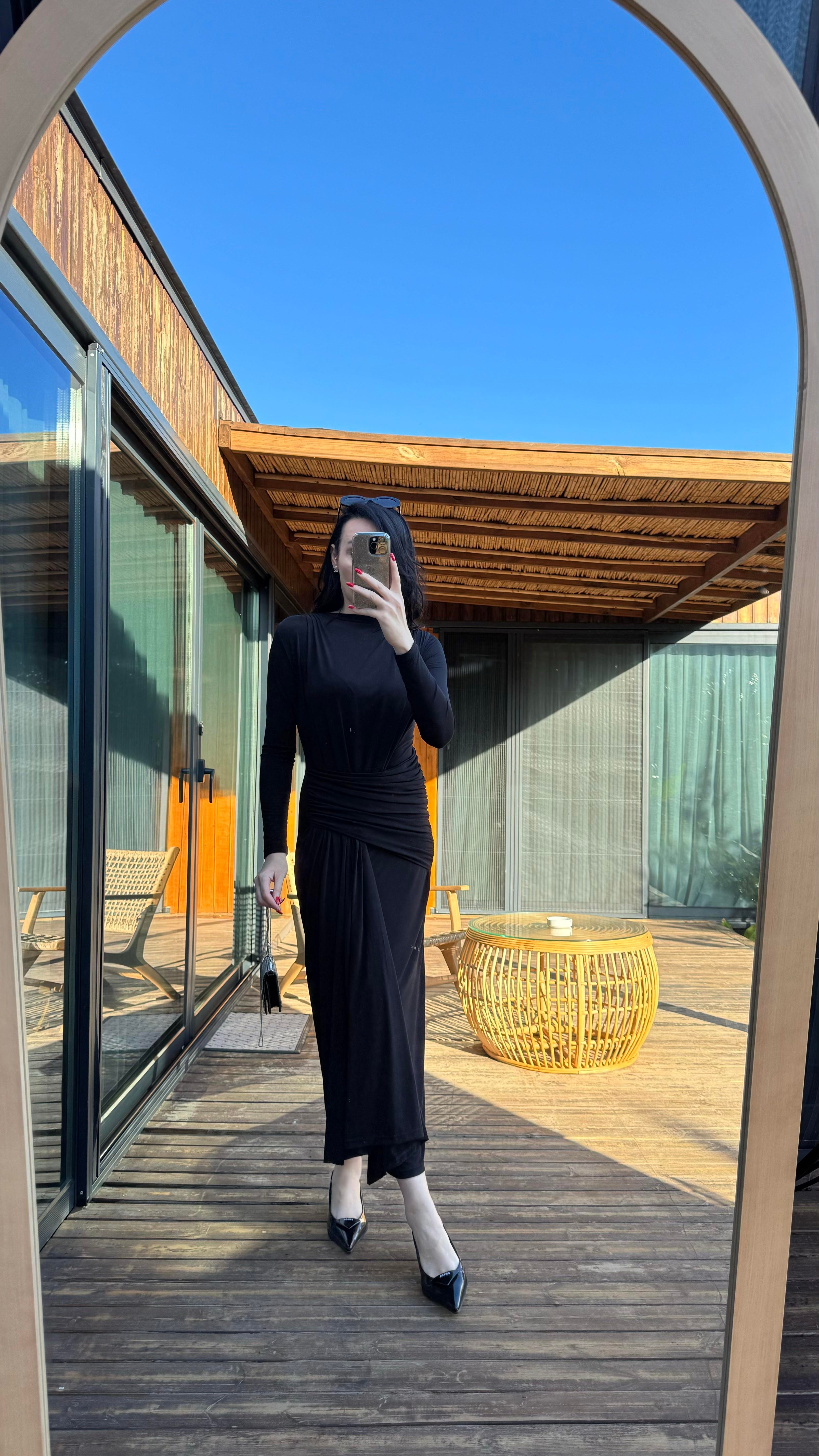 Siyah Drape Detaylı Jarse Elbise
