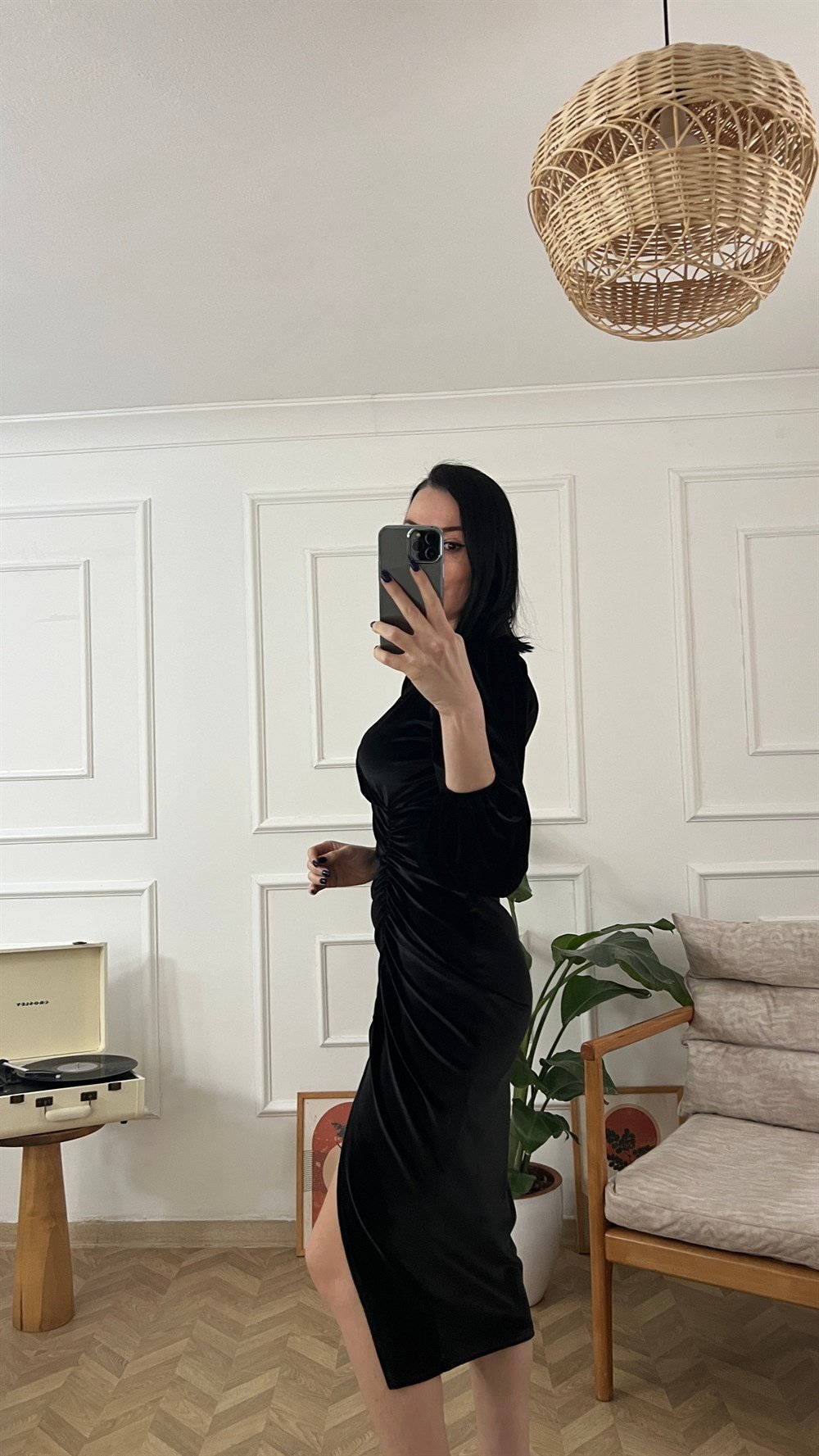 Siyah Drape Detaylı Kadife Elbise
