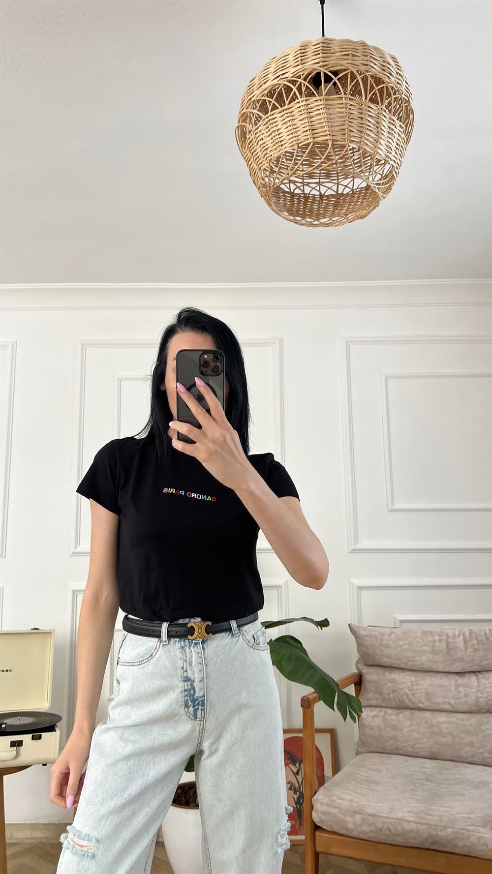 Siyah Minik Nakış Detaylı Tshirt
