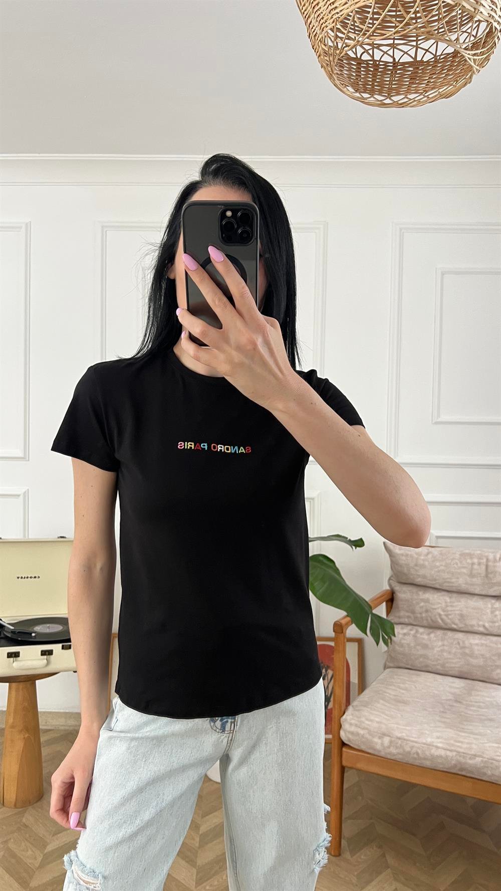 Siyah Minik Nakış Detaylı Tshirt