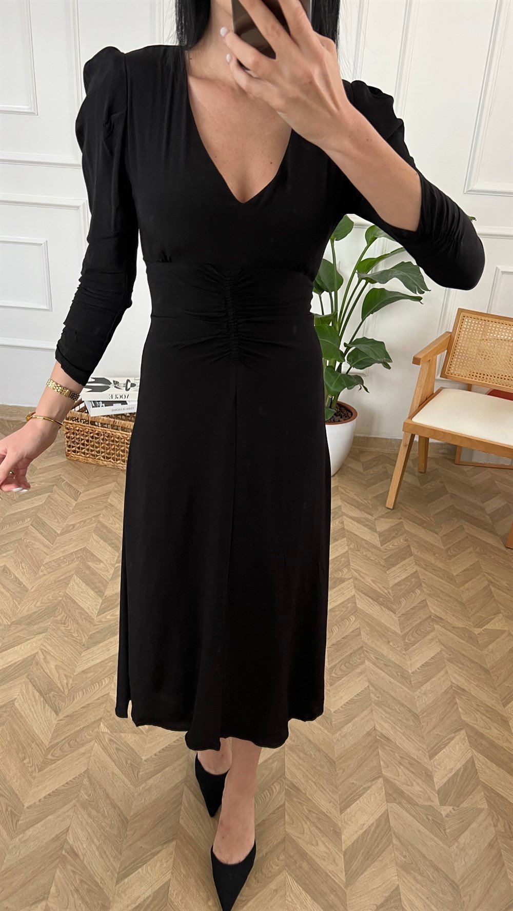 Siyah Ön Kısmı Drape Detaylı Elbise