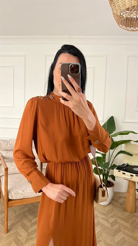 Taba Yırtmaç Detaylı Elbise