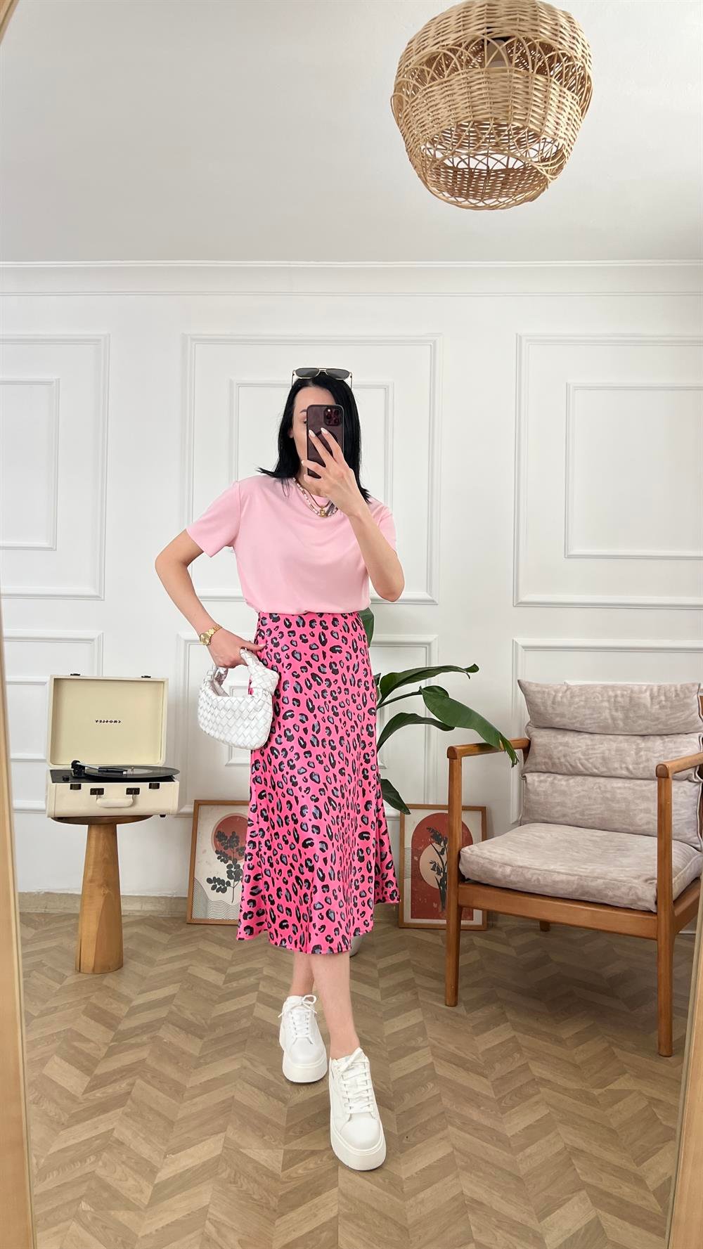 Toz Pembe Dokulu Tshirt