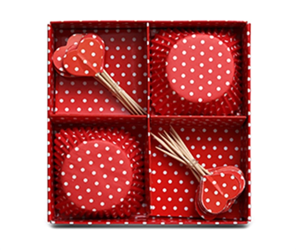 Beyaz Puantiyeli Kırmızı Cupcake Seti