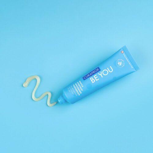 Curaprox Be You Beyazlatıcı - Böğürtlen - Meyankökü - Diş Macunu - Blue 60 ml-Curaprox