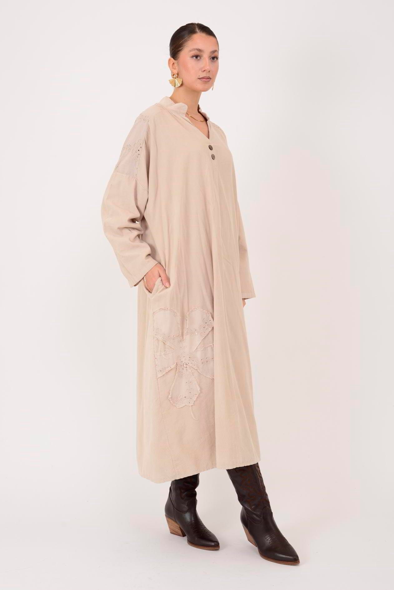 11444 LOVA ÇİÇEK KABARTMALI PUL DETAYLI FİTİLLİ KADİFE ELBİSE