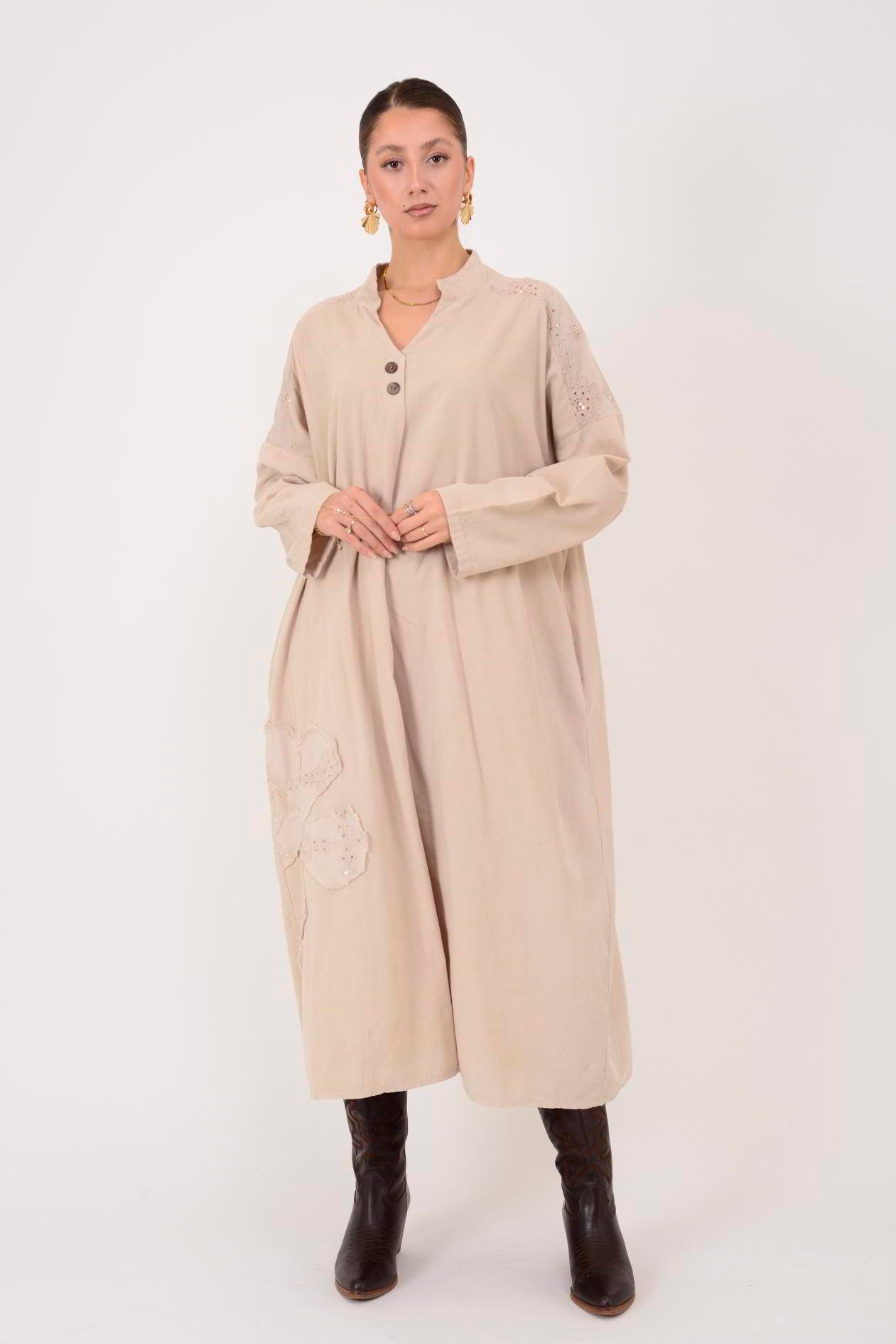 11444 LOVA ÇİÇEK KABARTMALI PUL DETAYLI FİTİLLİ KADİFE ELBİSE