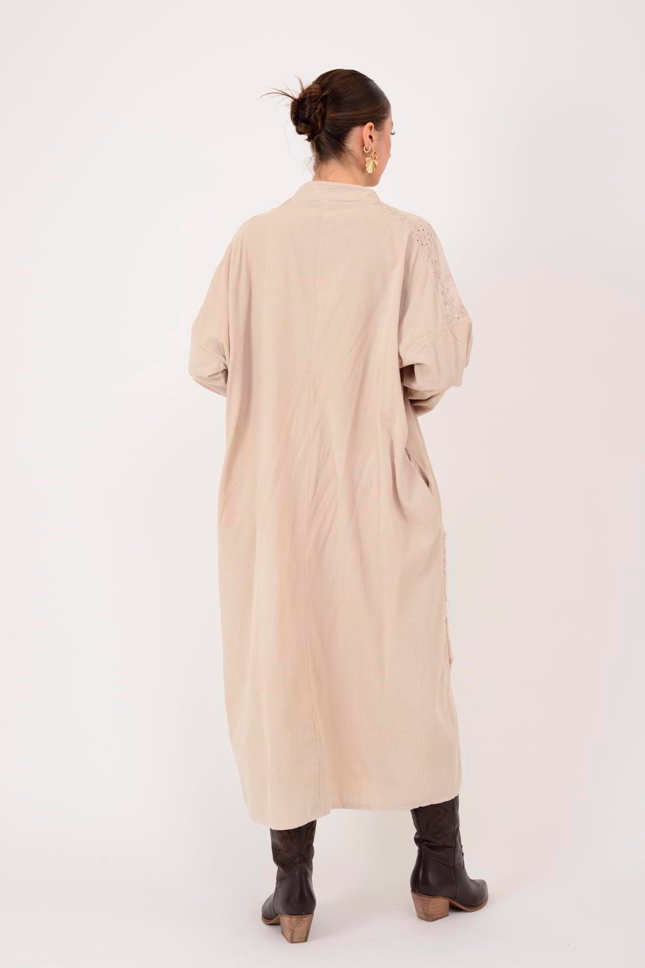 11444 LOVA ÇİÇEK KABARTMALI PUL DETAYLI FİTİLLİ KADİFE ELBİSE