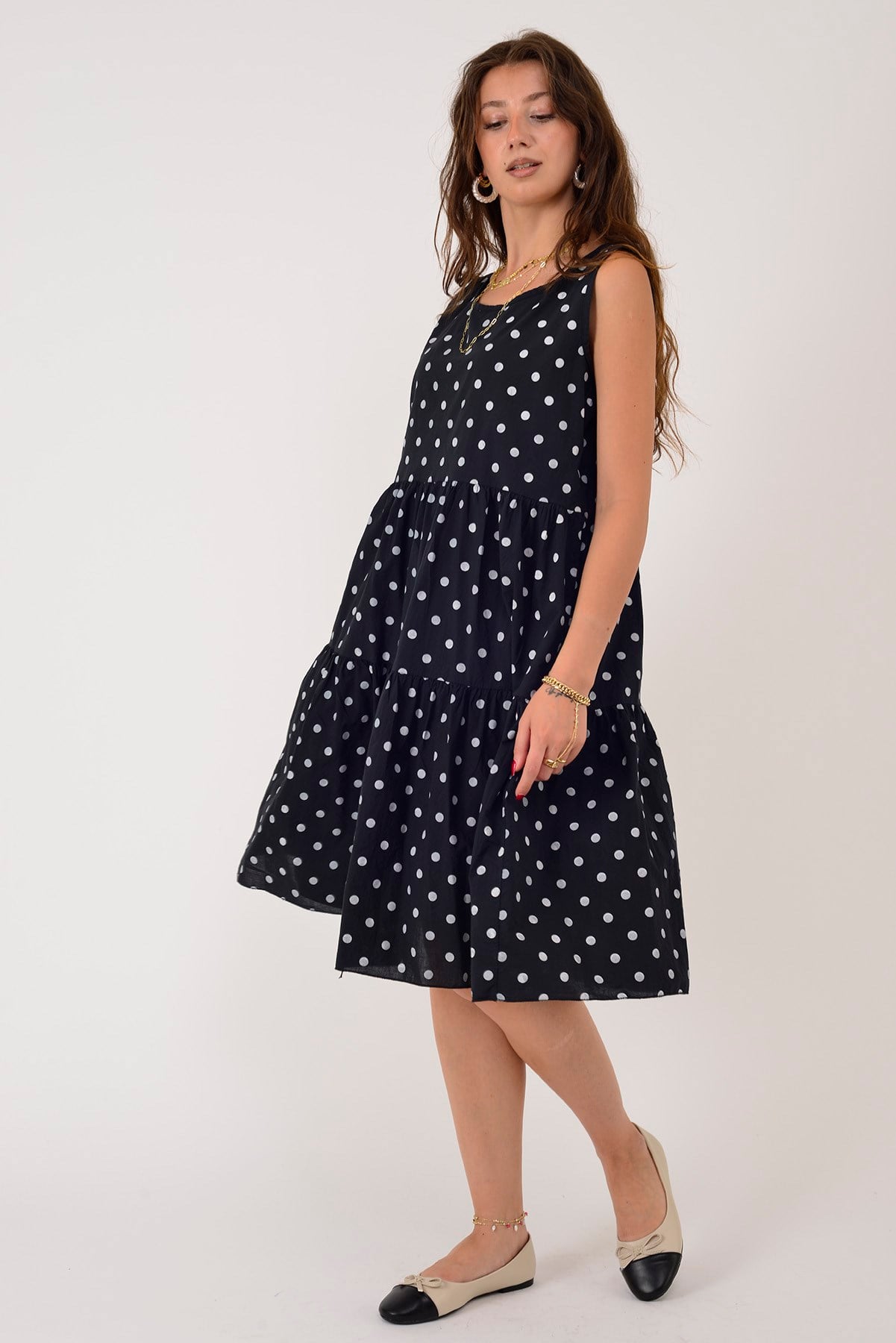 16578 MINNIE PUANTİYE DESEN VOLANLI KOLSUZ KISA ELBİSE