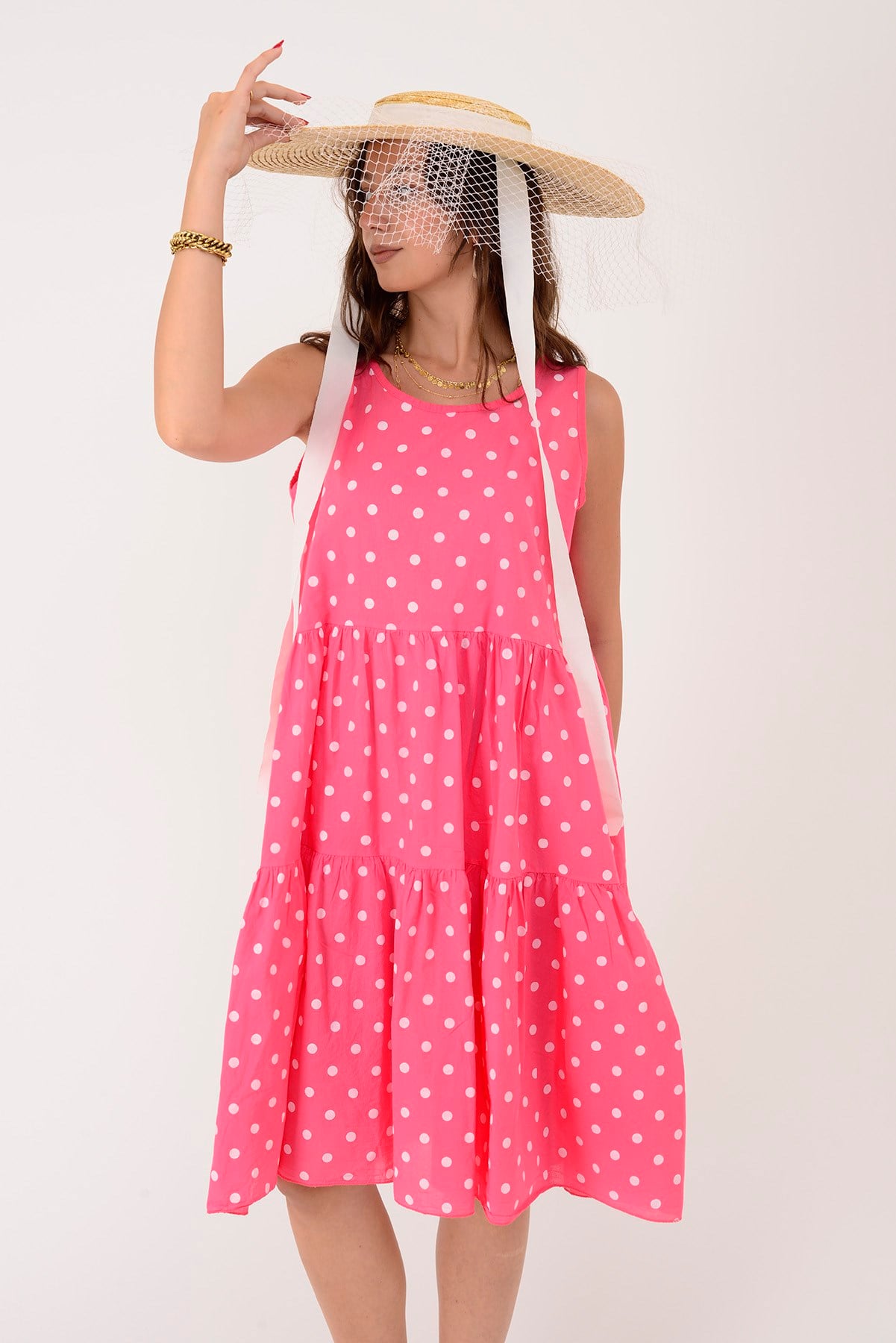16578 MINNIE PUANTİYE DESEN VOLANLI KOLSUZ KISA ELBİSE